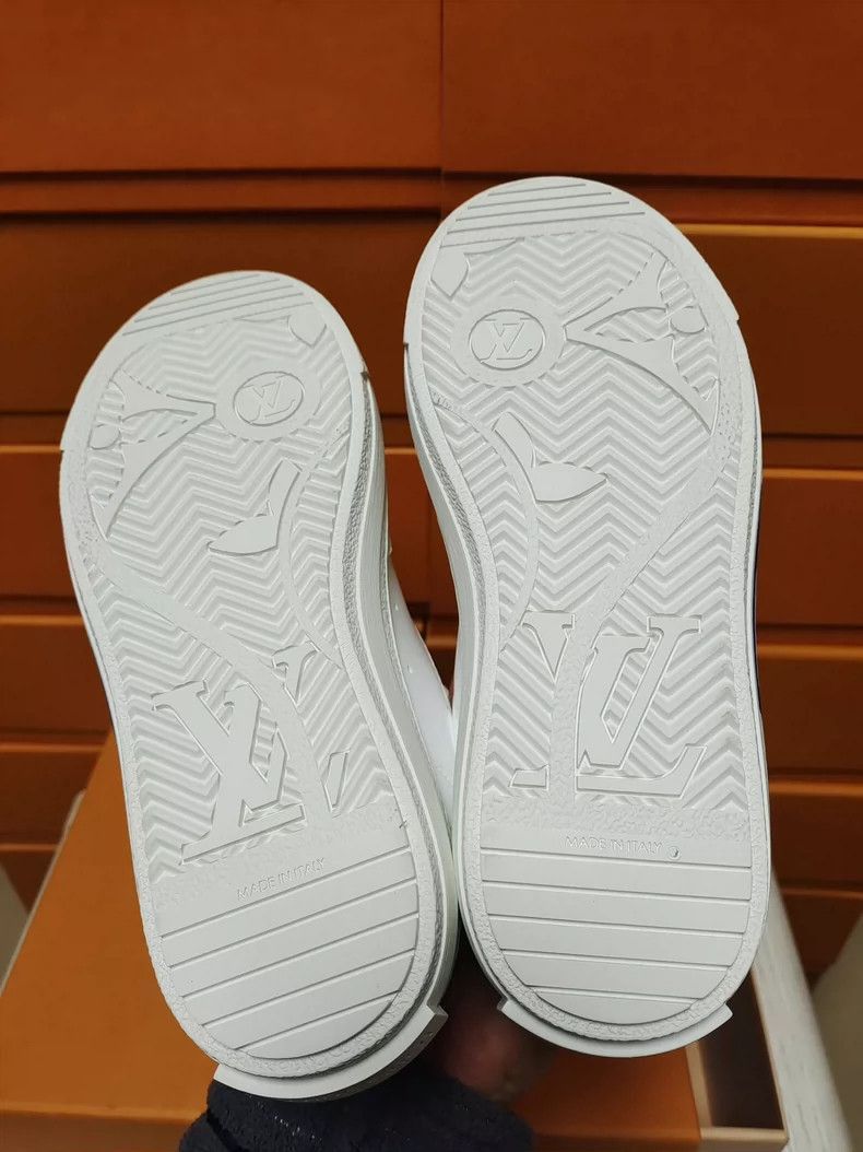 Louis Vuitton Louis Vuitton LV Women's LowTop Lace-2506 Size US 5 / IT 35 - 9 Thumbnail