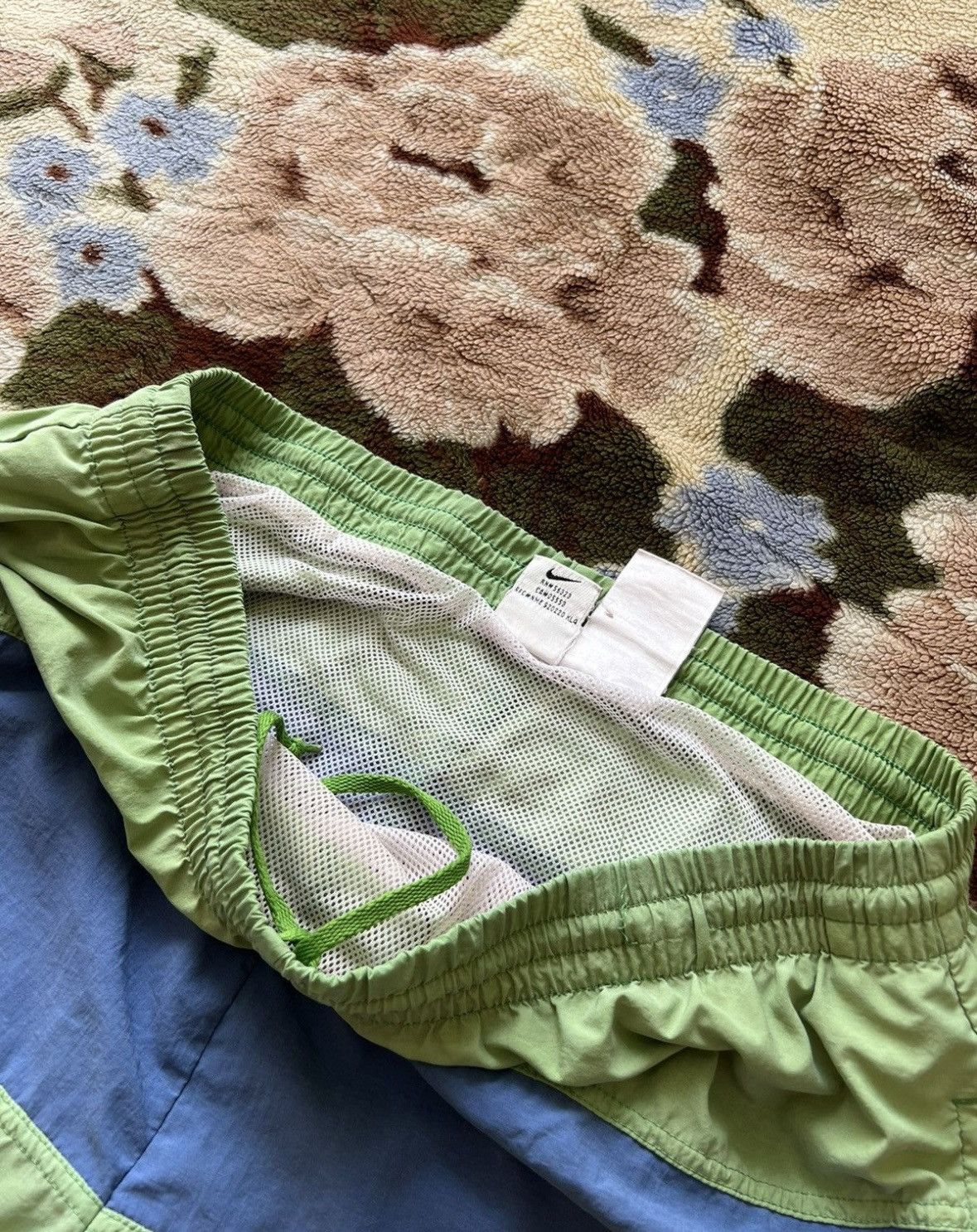 Nike Vintage Nike Mens Shorts Big Logo 90’s Size US 32 / EU 48 - 12 Thumbnail