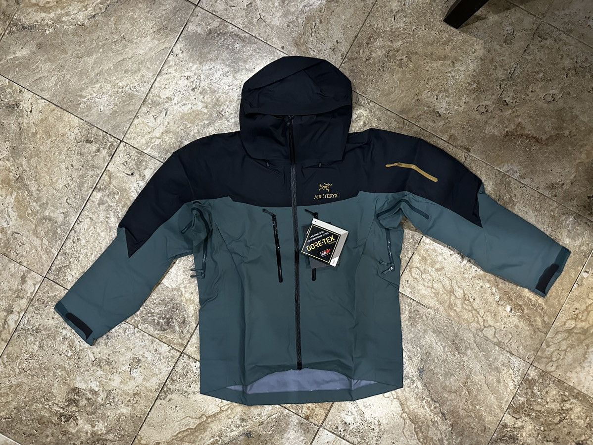 Arc'teryx Alpha SV DarkMagic Lサイズ　美品 Arc'teryx Arc'teryx Alpha SV Jacket Dark Magic | Grailed