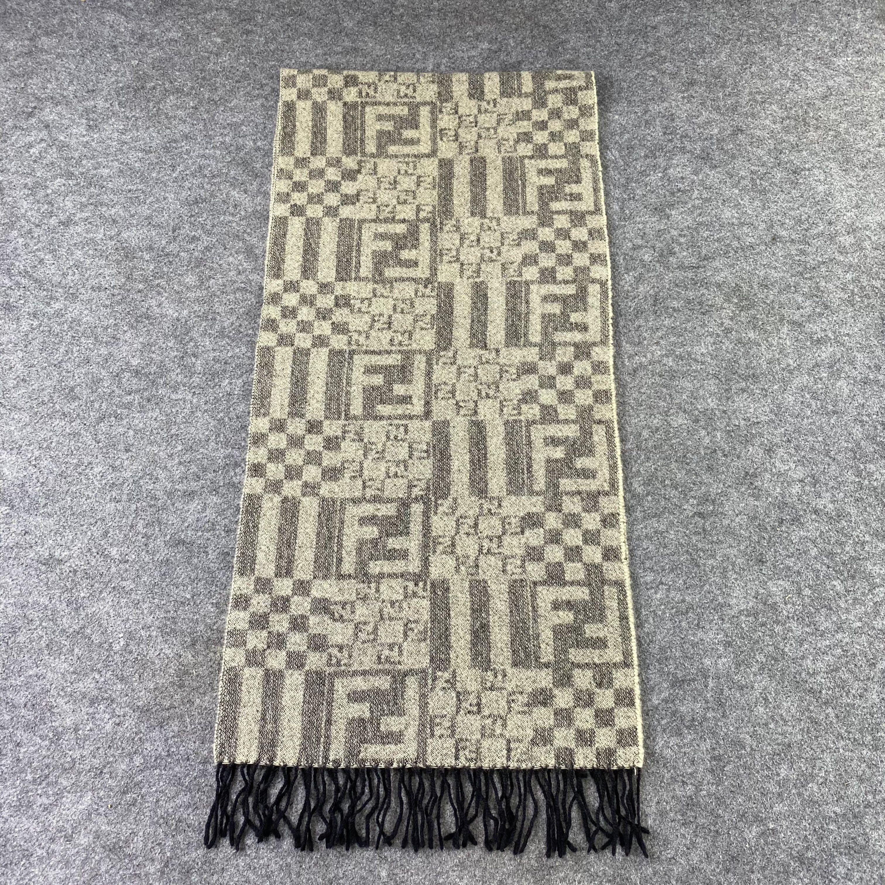 Fendi Fendi Muffler / Scarf / Neckwear -K047 Size ONE SIZE - 2 Thumbnail