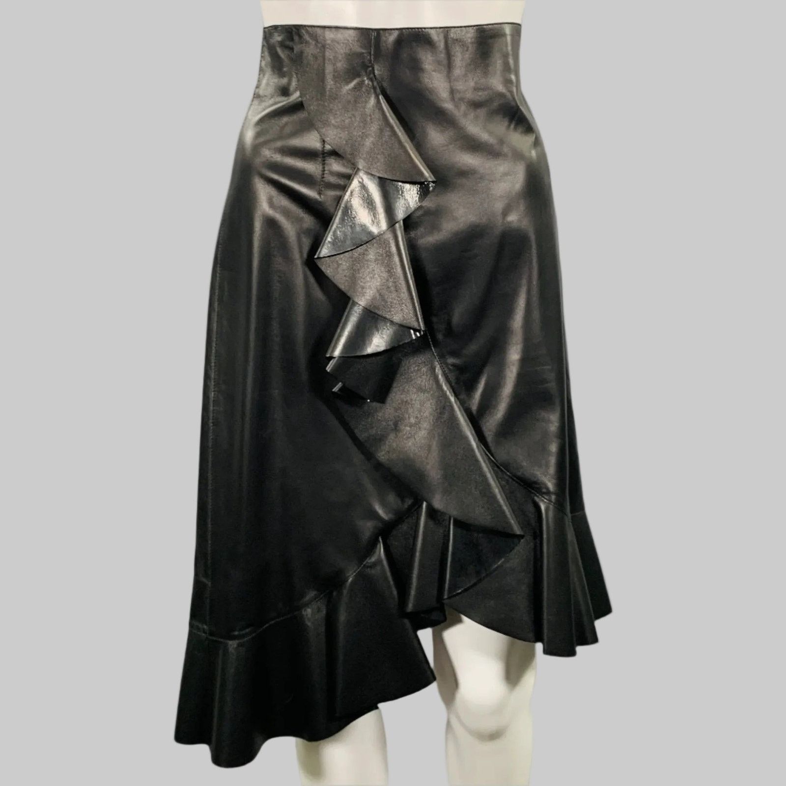 Lanvin Black Leather Ruffled Lambskin Tulip Knee Length Skirt Size 30" / US 8 / IT 44 - 1 Thumbnail