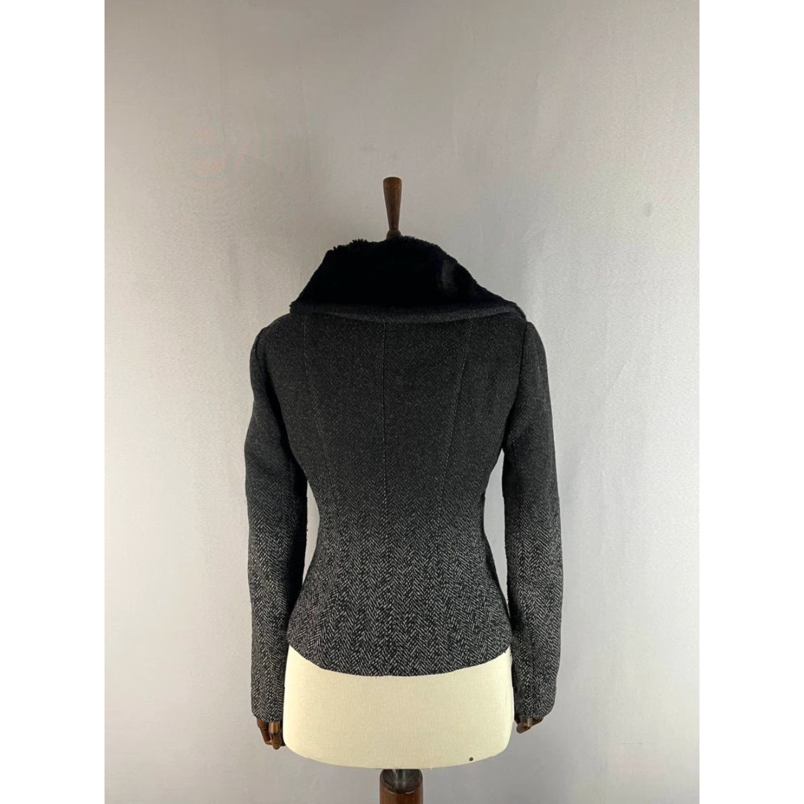 Armani Exchange Armani Exchage Womens Jacket Wool Zip Faux Fur Collar Black Size M Coat Mid-Length White? Size M / US 6-8 / IT 42-44 - 2 Thumbnail