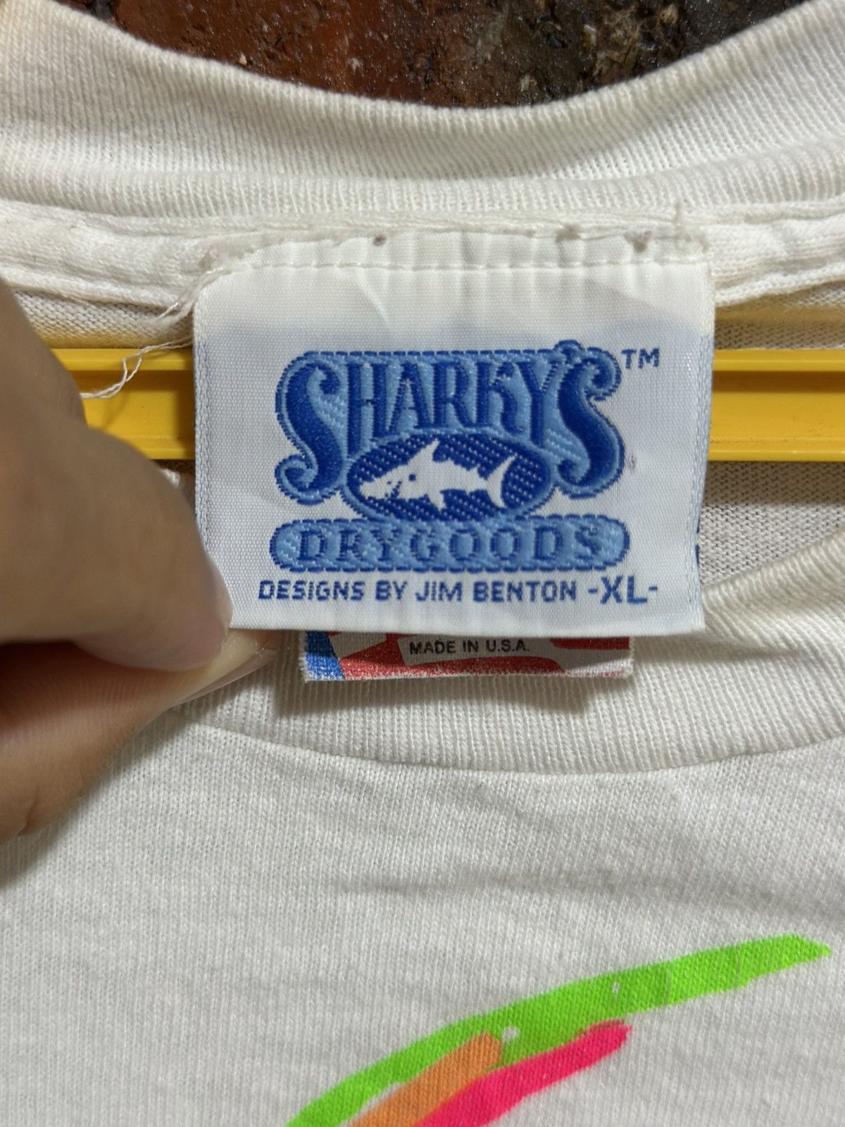 Fruit Of The Loom × Vintage Vintage Sharky’s By Jim Benton Faded Tee Size US XL / EU 56 / 4 - 6 Thumbnail