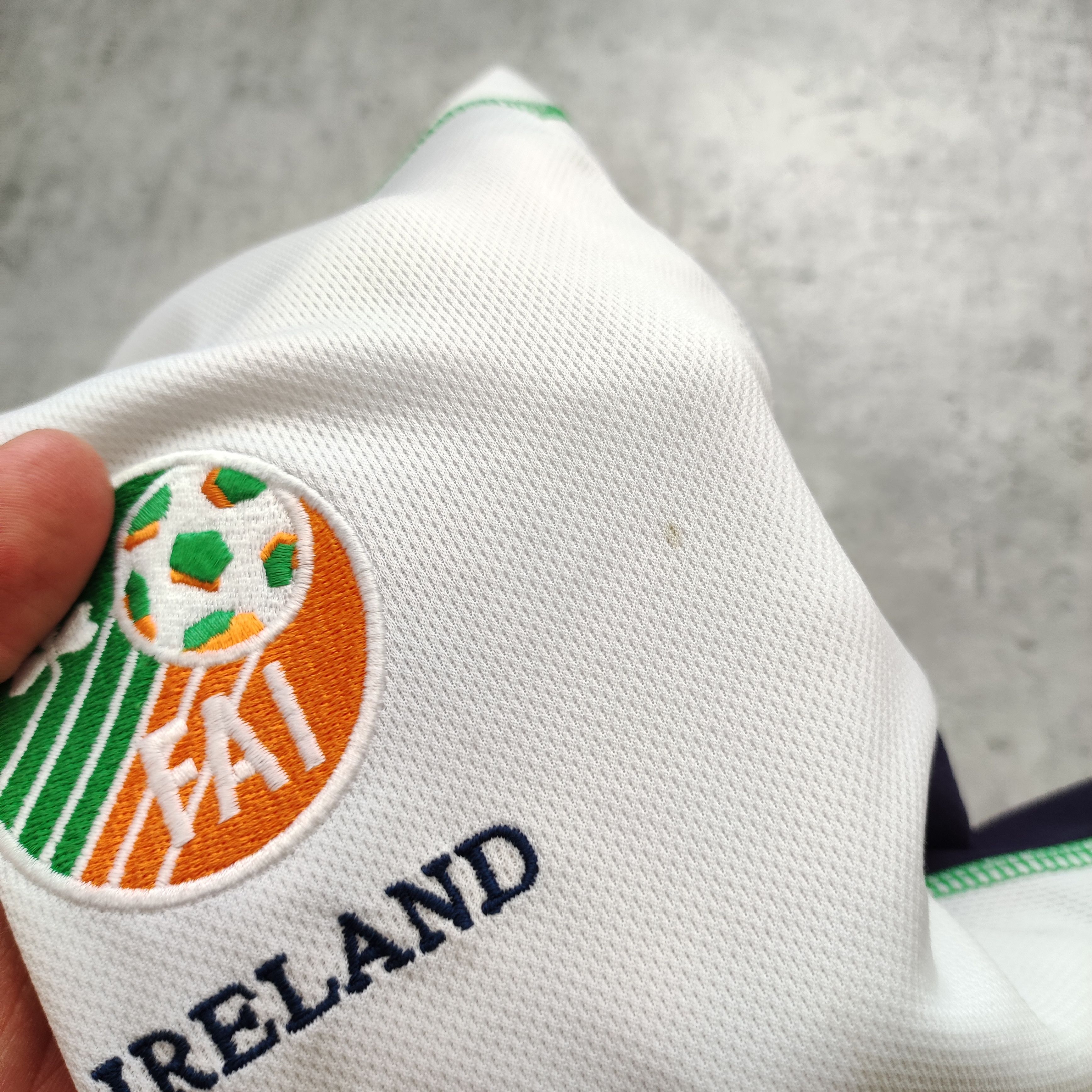 Umbro × Vintage Vintage RARE World Cap 2002 Ireland Away Umbro Jersey Size US L / EU 52-54 / 3 - 7 Thumbnail