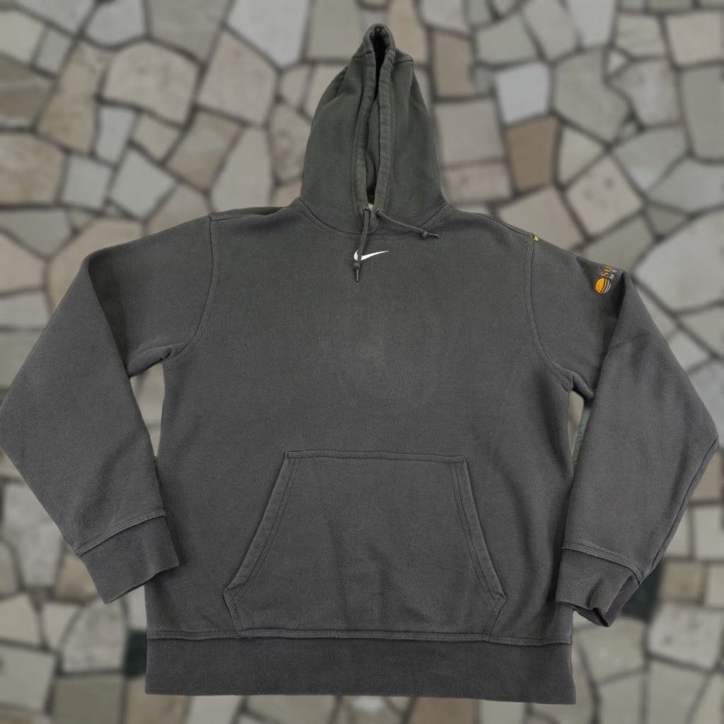 Nike Nike Hoodie Mens Medium Gray Center Swoosh Club Fleece Pullover ^ Size US M / EU 48-50 / 2 - 1 Thumbnail