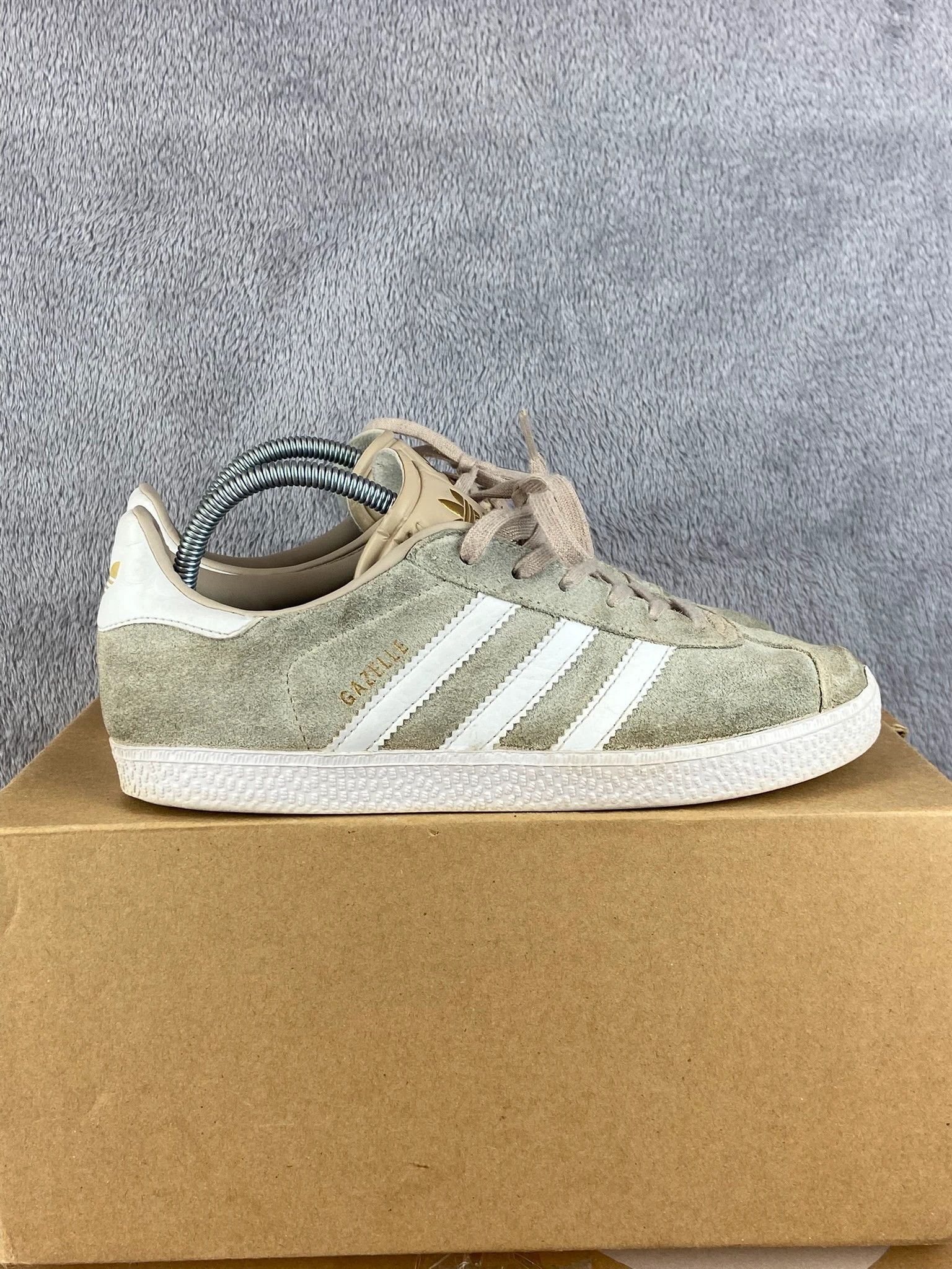 Adidas Adidas Gazelle sneakers grey retro vintage streetwear Size US 5 / EU 37 - 4 Thumbnail