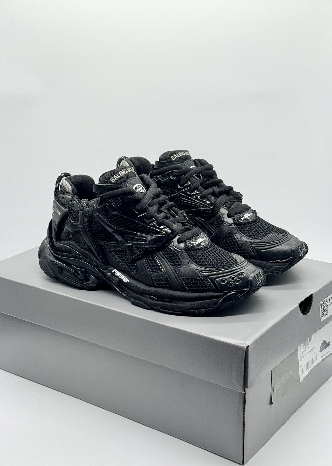 Balenciaga Size 8 - Balenciaga Runner Sneaker Black Size US 8 / EU 41 - 1 Thumbnail