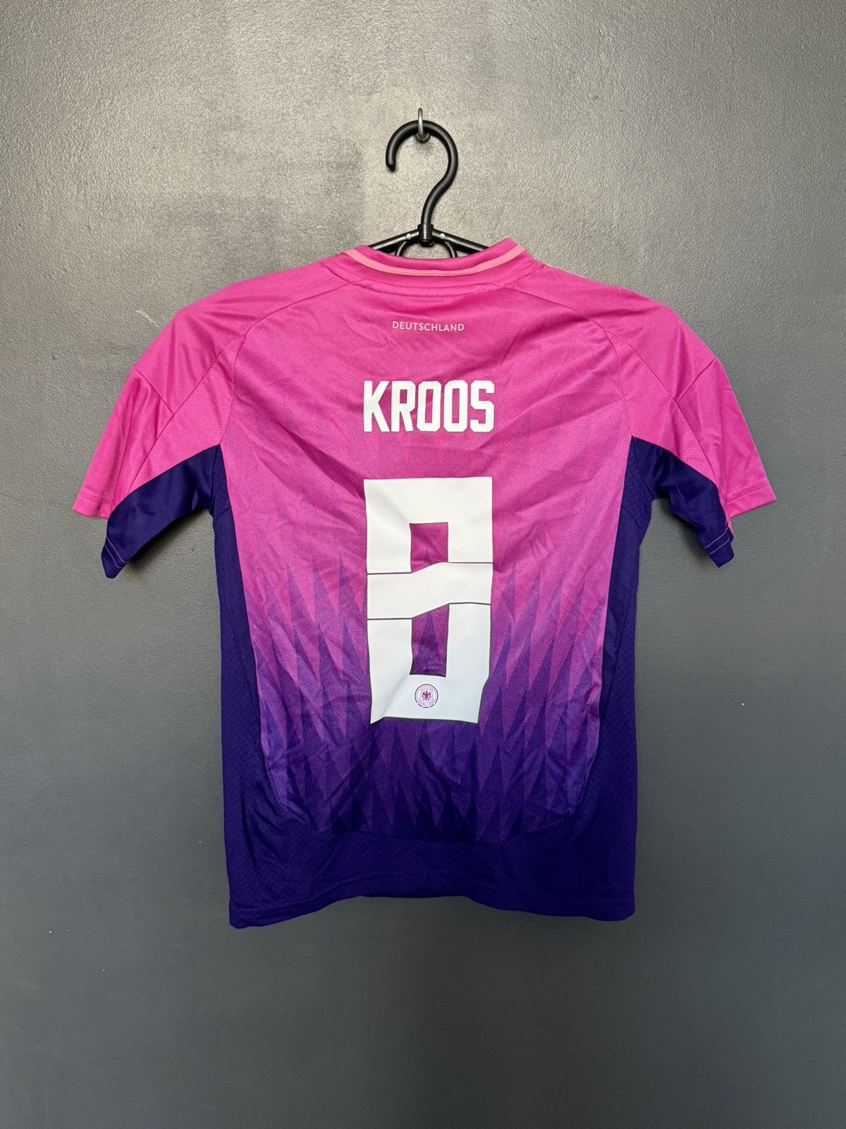 Adidas New KIDS Germany 24/25 Away Kroos Football Jersey T-Shirt Size US XS / EU 42 / 0 - 1 Thumbnail