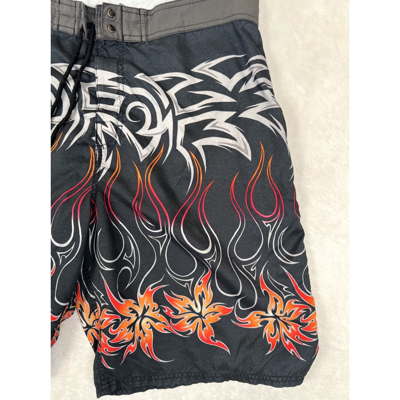 Ocean Pacific VINTAGE OP Ocean Pacific Board Shorts Mens 36 Black Tribal Flame Surf Beach Y2K Size US 36 / EU 52 - 2 Thumbnail