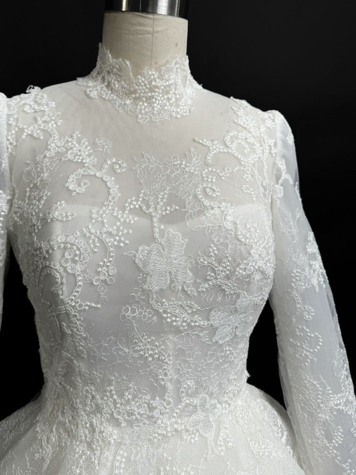 Other Preloved US 2 Anna Augusta French Corded Lace Bridal Dress Size XS / US 0-2 / IT 36-38 - 4 Thumbnail