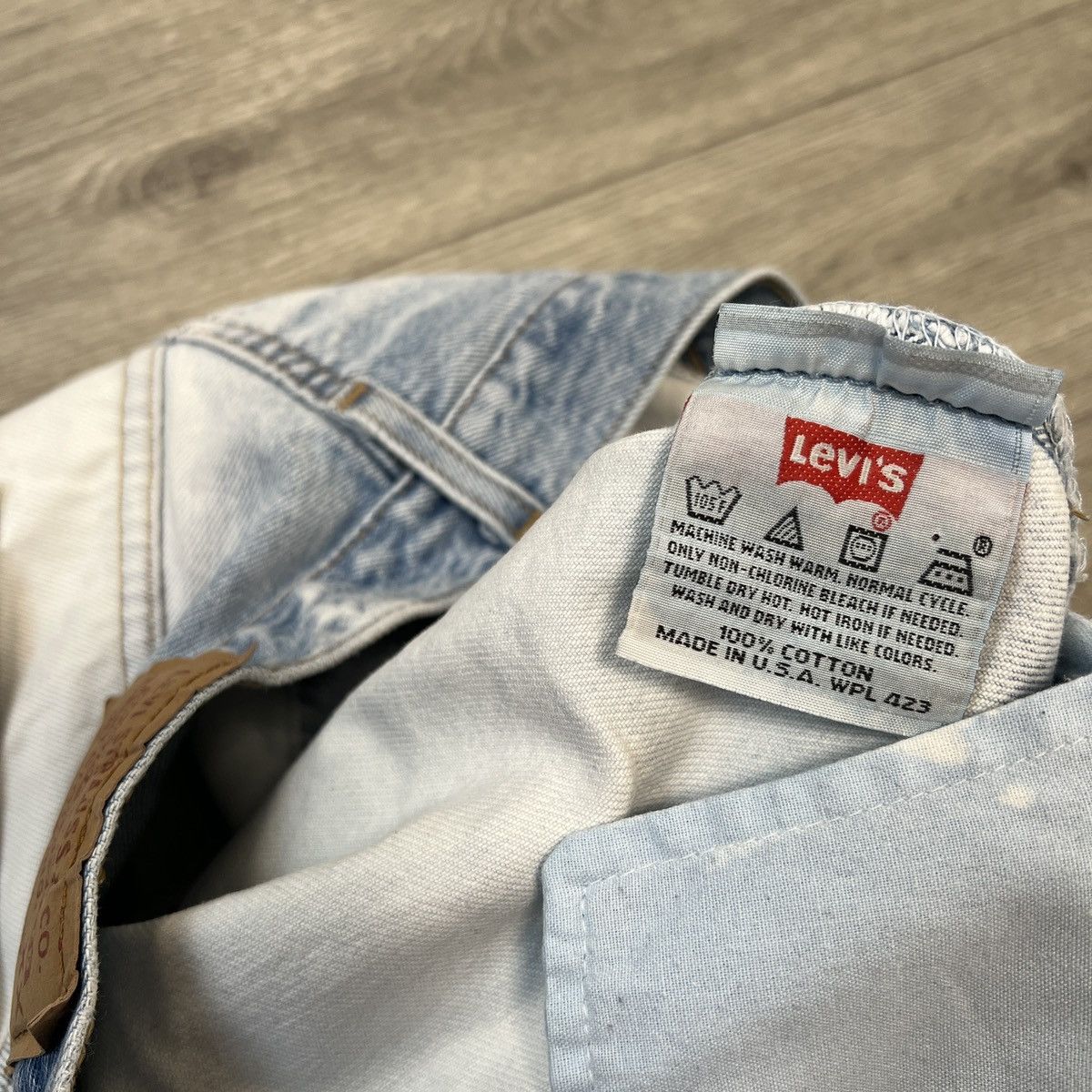 Levi's Vintage Clothing Vintage USA Levis 501 Button Fly Jeans, Light Wash Fade Size US 34 / EU 50 - 5 Thumbnail