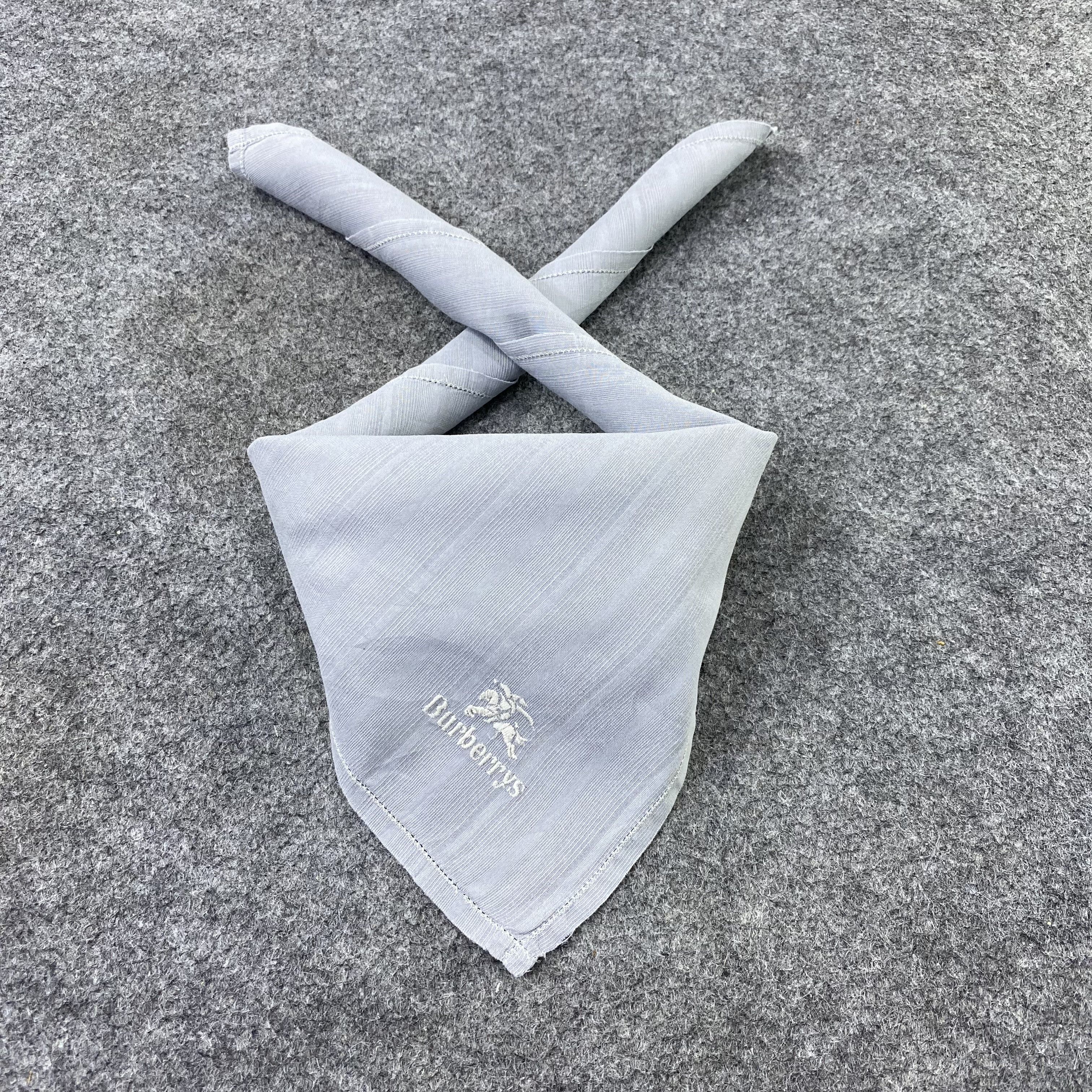 Burberry × Vintage Burberry Handkerchief / Bandana / Neckerchief-B1498 Size ONE SIZE - 2 Thumbnail