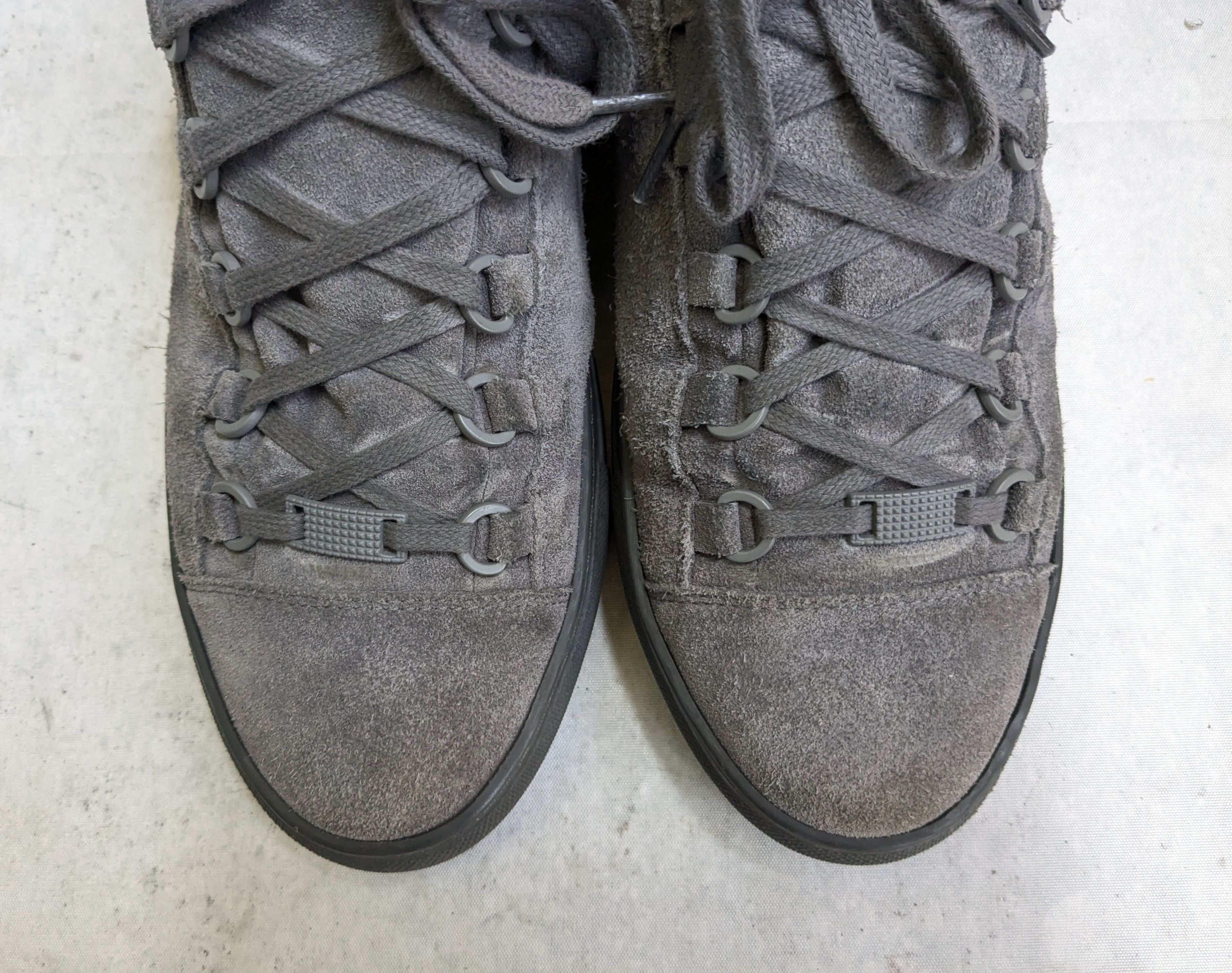 Balenciaga Balenciaga Arena Sneakers Gray 9 Low Tops Suede Size US 9 / EU 42 - 4 Thumbnail