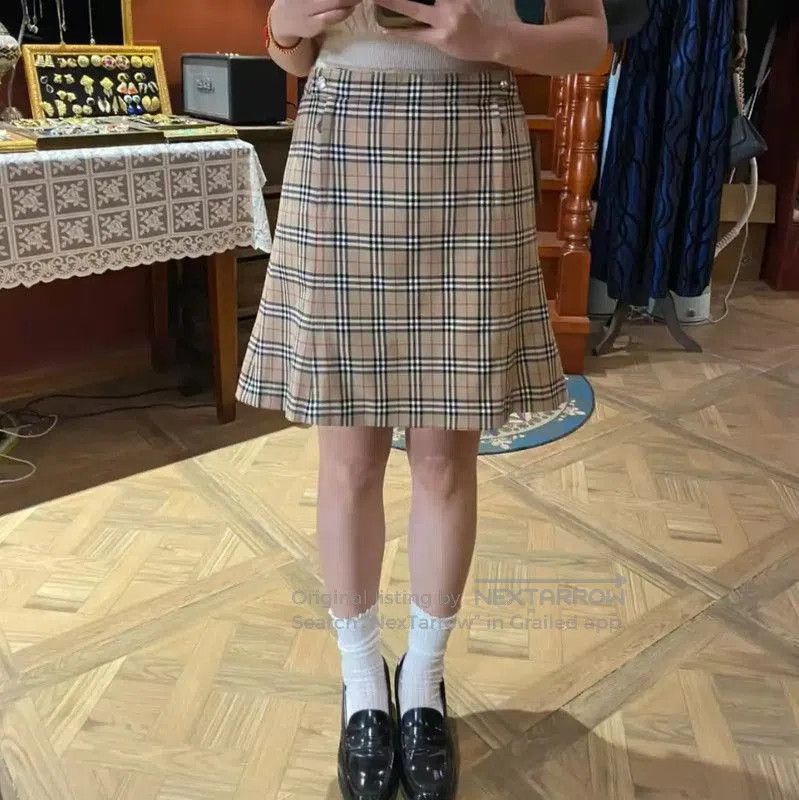Burberry Burberry Women's Khaki Check Wool Skirt. Size 23" - 8 Thumbnail