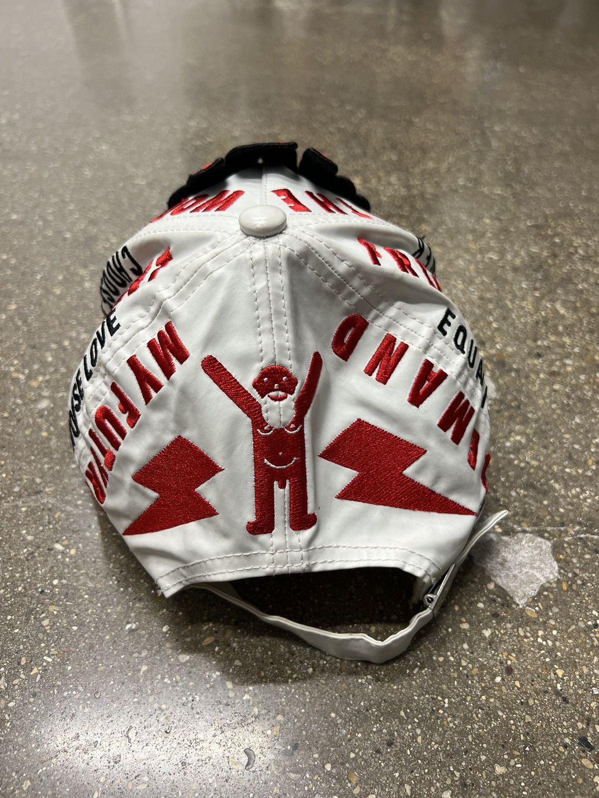 Walter Van Beirendonckハット WalterVanBeirendonckcapwithemb