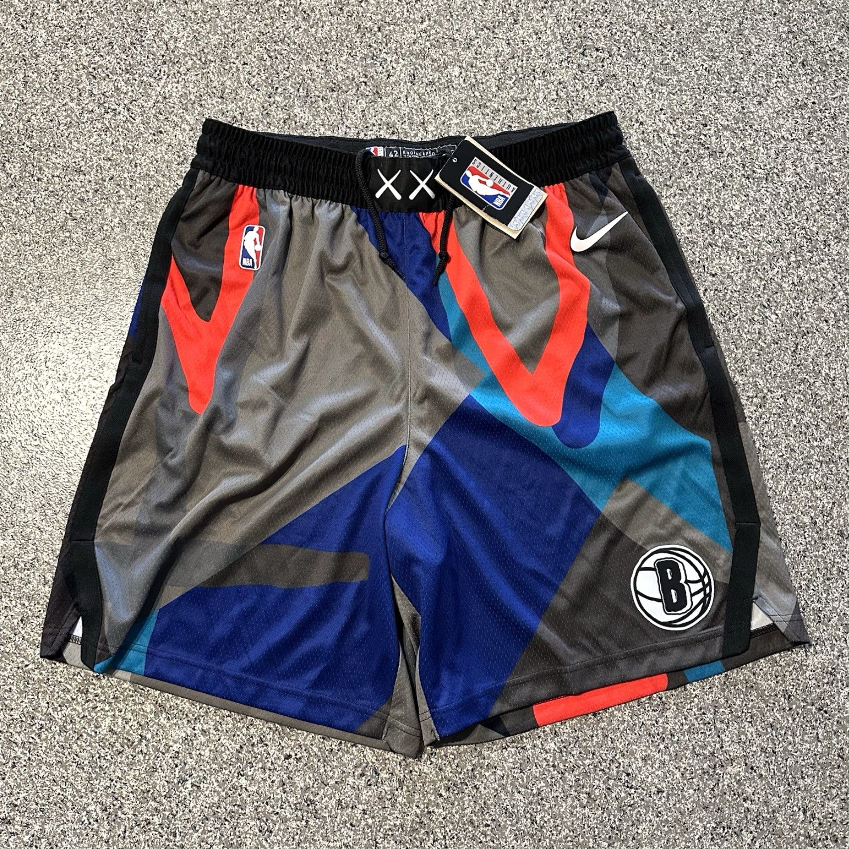 Nike Nike x KAWS Brooklyn Nets City Edition Shorts Mens XL Black Nike Shorts City Edition Nets 2010s? Size US 36 / EU 52 - 7 Thumbnail
