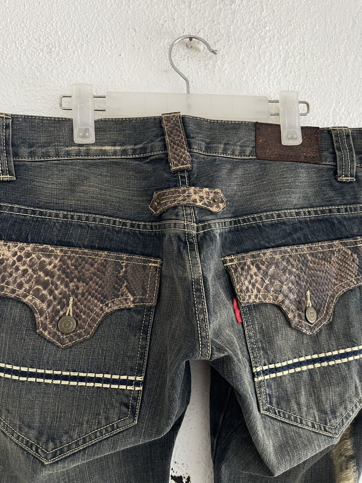 Tornado Mart Tornado Mart Python Detailed Distressed Flared Jeans Size US 35 - 13 Thumbnail