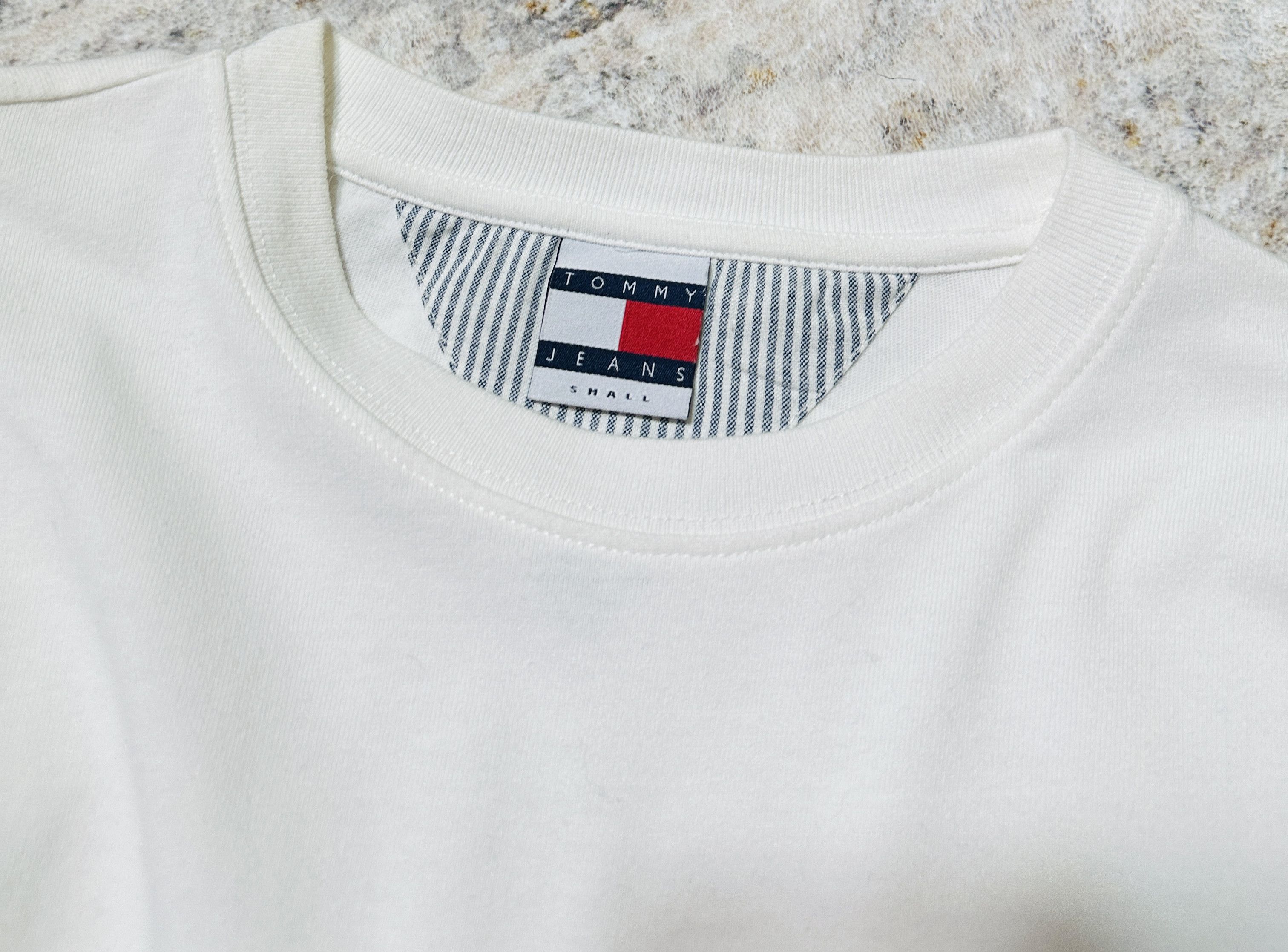 Tommy Jeans White Cotton Long Sleeve Sweatshirt with Crest Logo Size US S / EU 44-46 / 1 - 5 Thumbnail