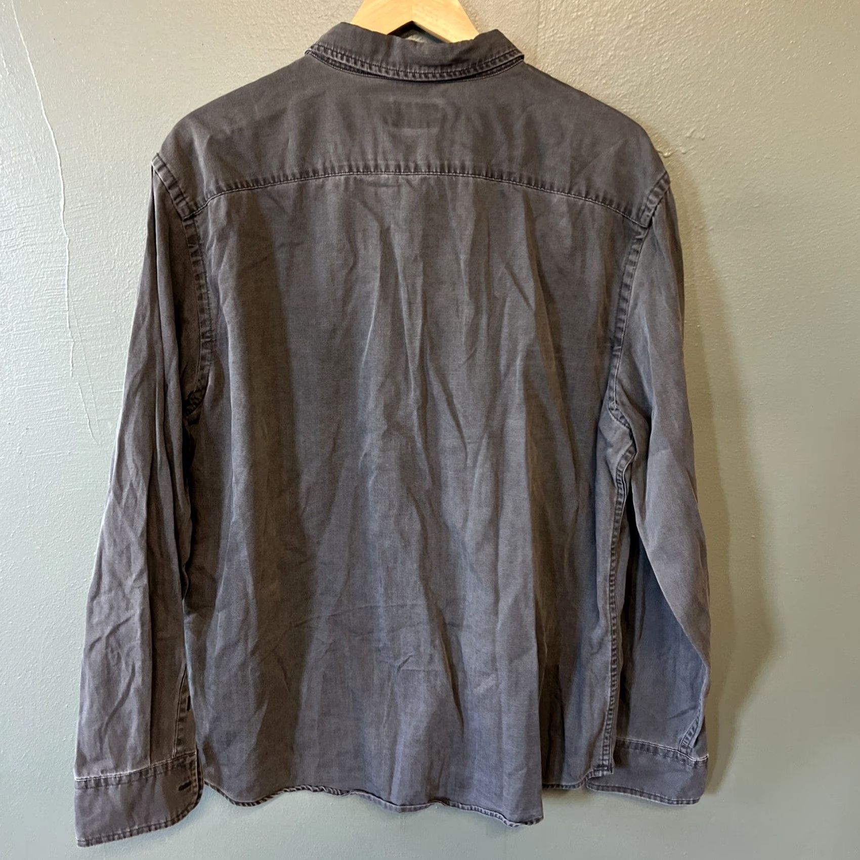 UNTUCKit UNTUCKit Mens Gray Cotton Button-Up Shirt Pockets XL Button-Down Collared Long Sleeve Regular Fit Classic Designer Mens Shirts Size US XL / EU 56 / 4 - 4 Thumbnail