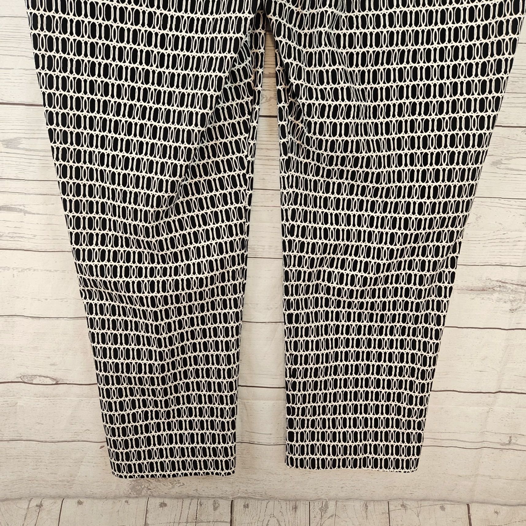 Vintage Chico's Womens Josie Slim Ankle Pants Sz 18 Black White Pull On High Rise Pants Womens Plus 18 Black Size 40" / US 18 - 5 Thumbnail