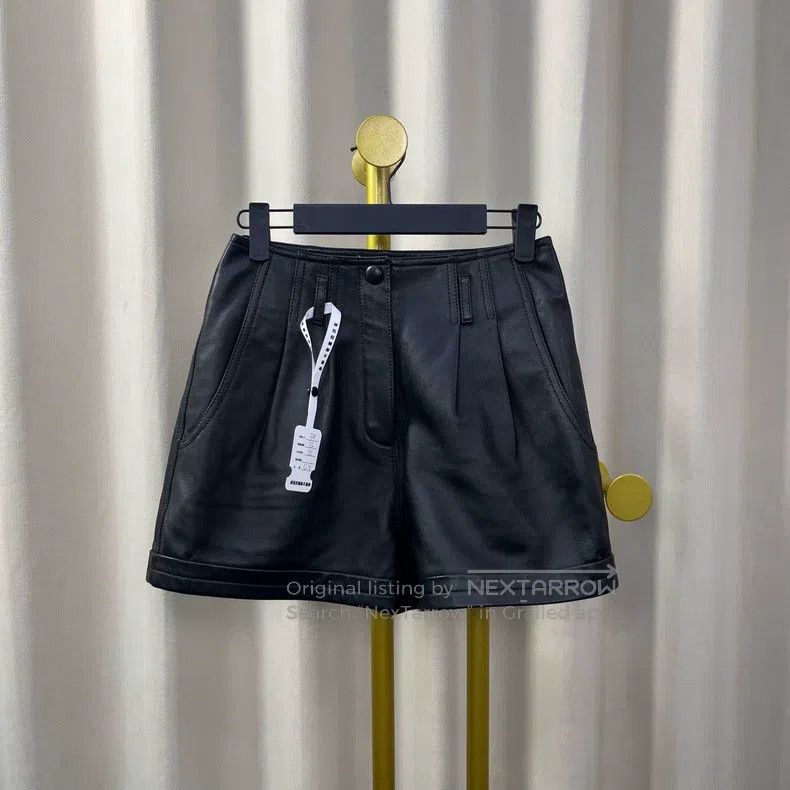 Saint Laurent Paris Saint Laurent Paris Black Leather Shorts Size 33" - 2 Thumbnail