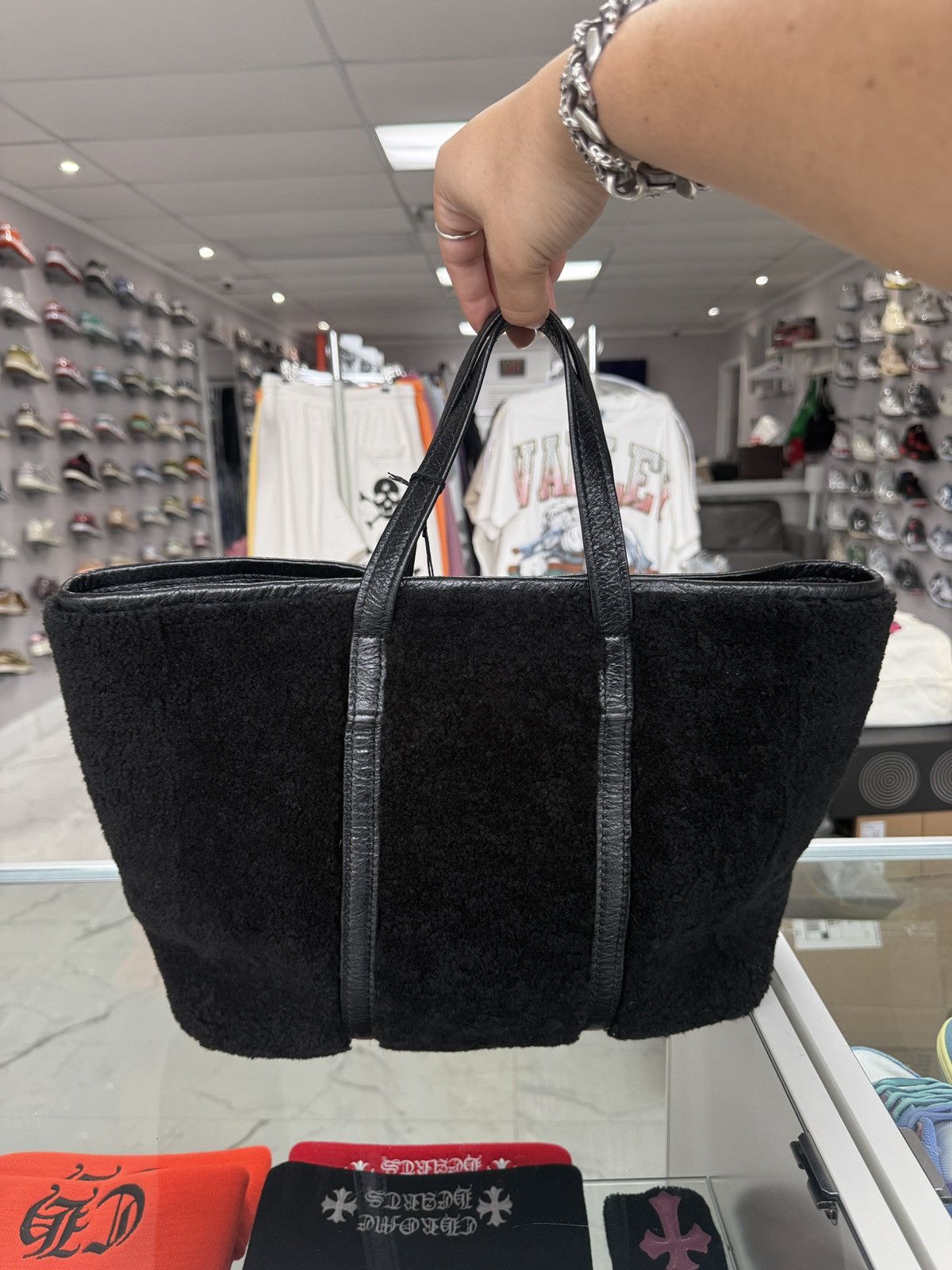 Balenciaga Balenciaga Barbes Medium East-West Shopper Bag in Shearling Size ONE SIZE - 3 Thumbnail