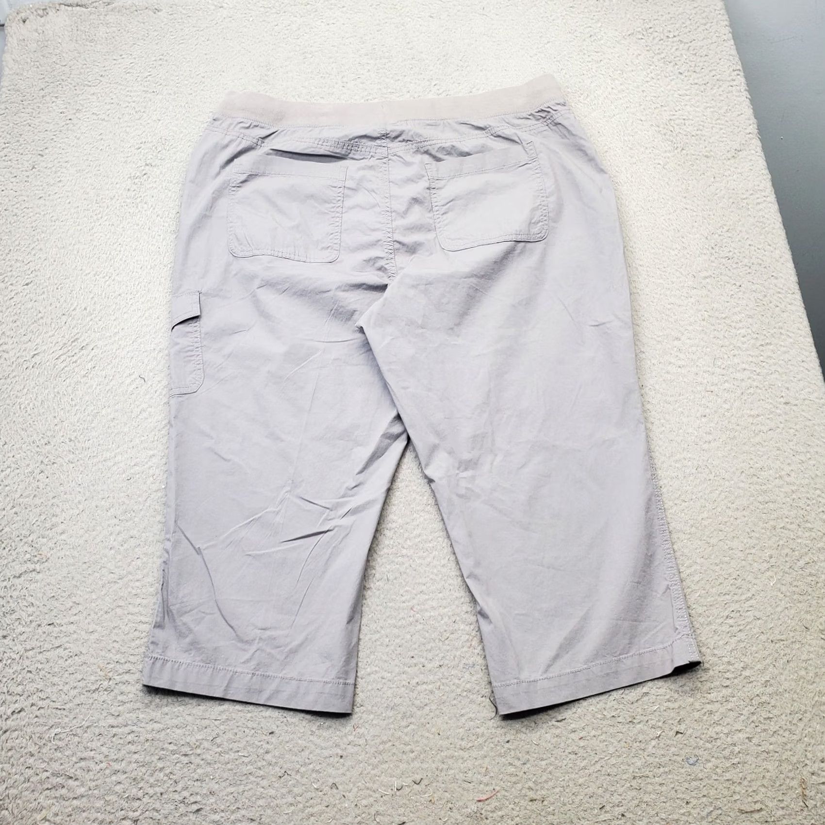 Vintage St. John's Bay Womens 0X Gray Capri Cargo Pants Stretch Mid Rise Drawstring Waist Pant Capris Size 40" / US 18 - 2 Thumbnail
