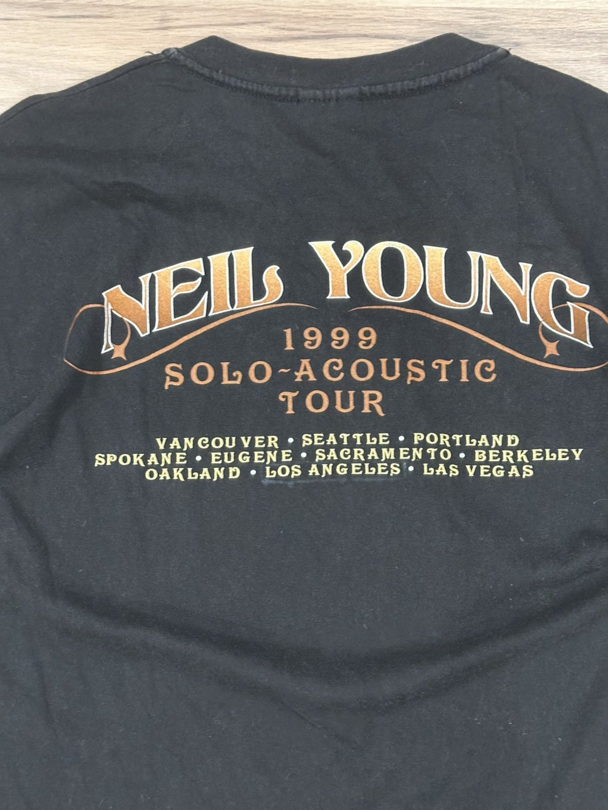 Band Tees Vintage 1999 Neil Young Acoustic Solo Tour Tee Size Large Size US L / EU 52-54 / 3 - 5 Thumbnail