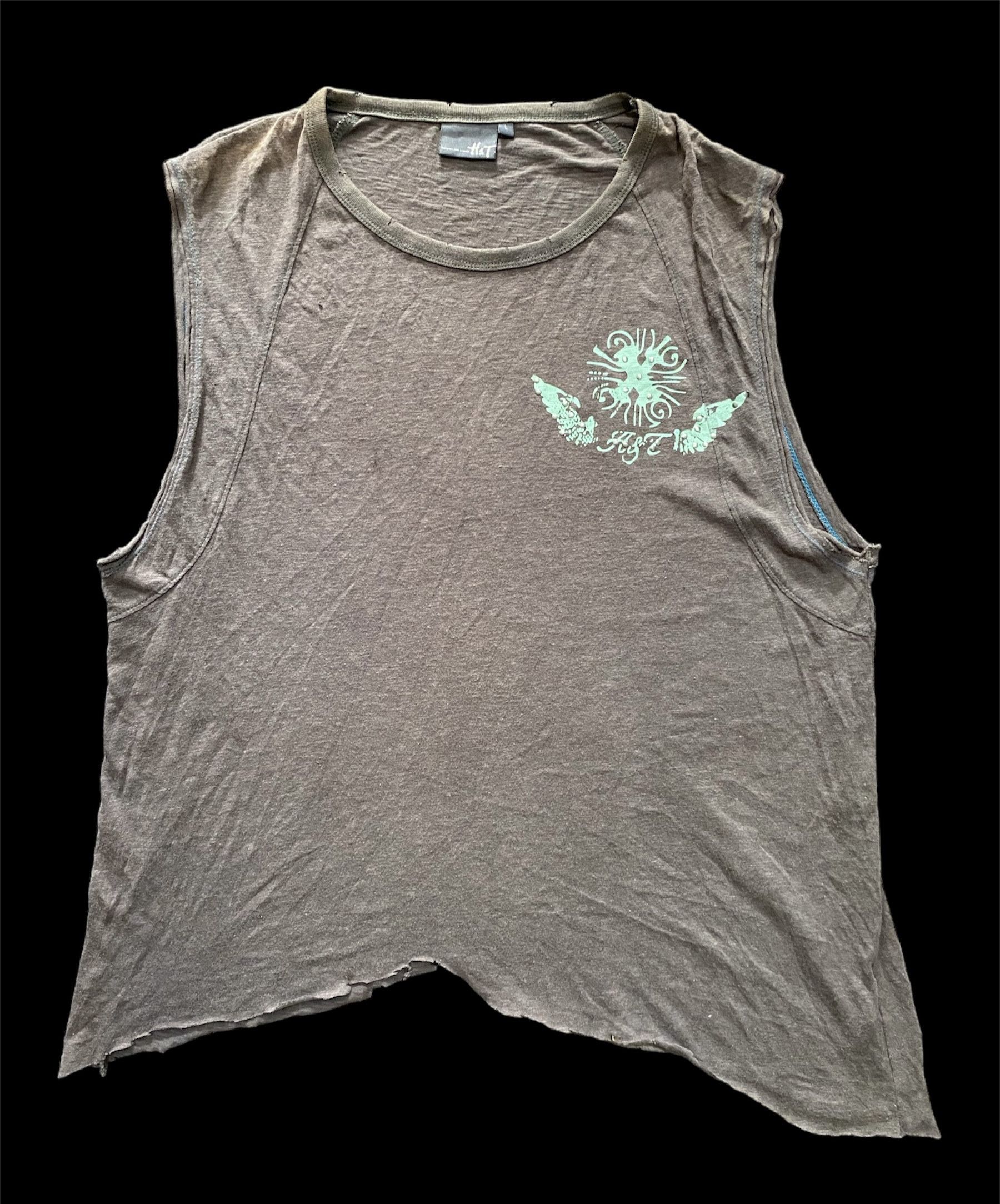 H&t distressed sleeveless tshirts