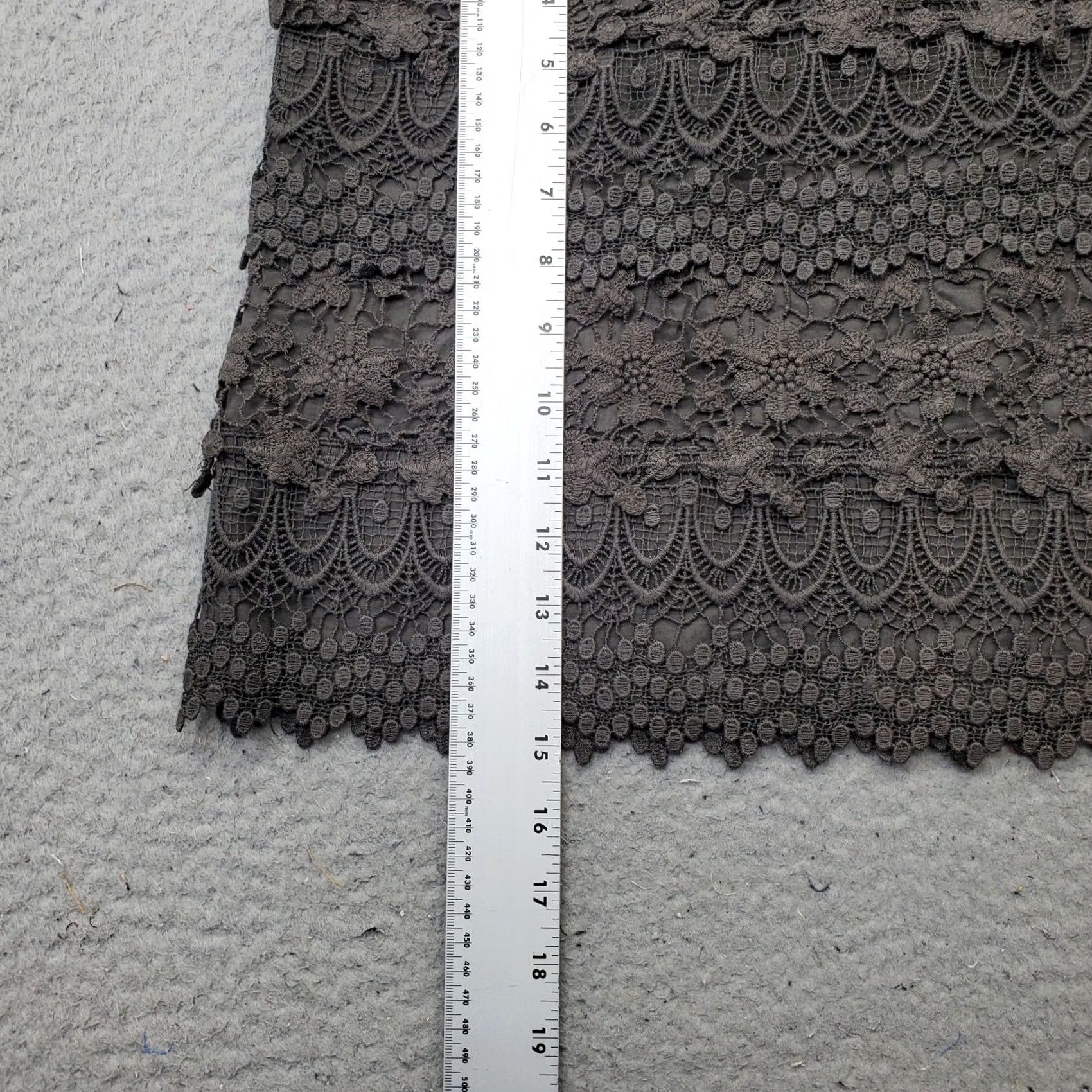 American Eagle Outfitters American Eagle Outfitters Skirt Womens 10 Gray Mini Floral Lace Lined Back Zip Size 32" / US 10 / IT 46 - 3 Thumbnail