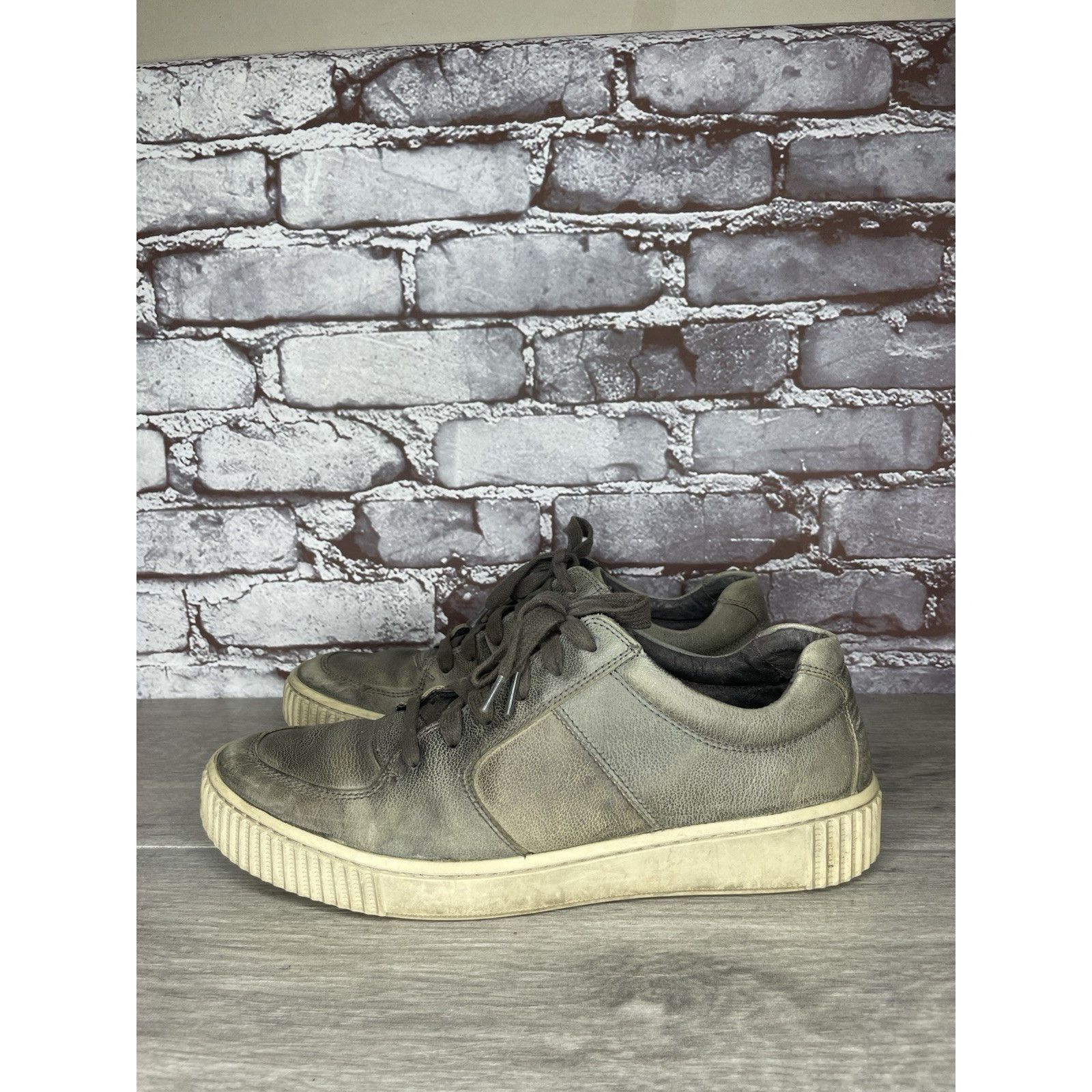 John Varvatos John Varvatos USA Gray Leather Casual Low Top Sneakers Shoes Size US 7.5 / EU 40-41 - 1 Thumbnail
