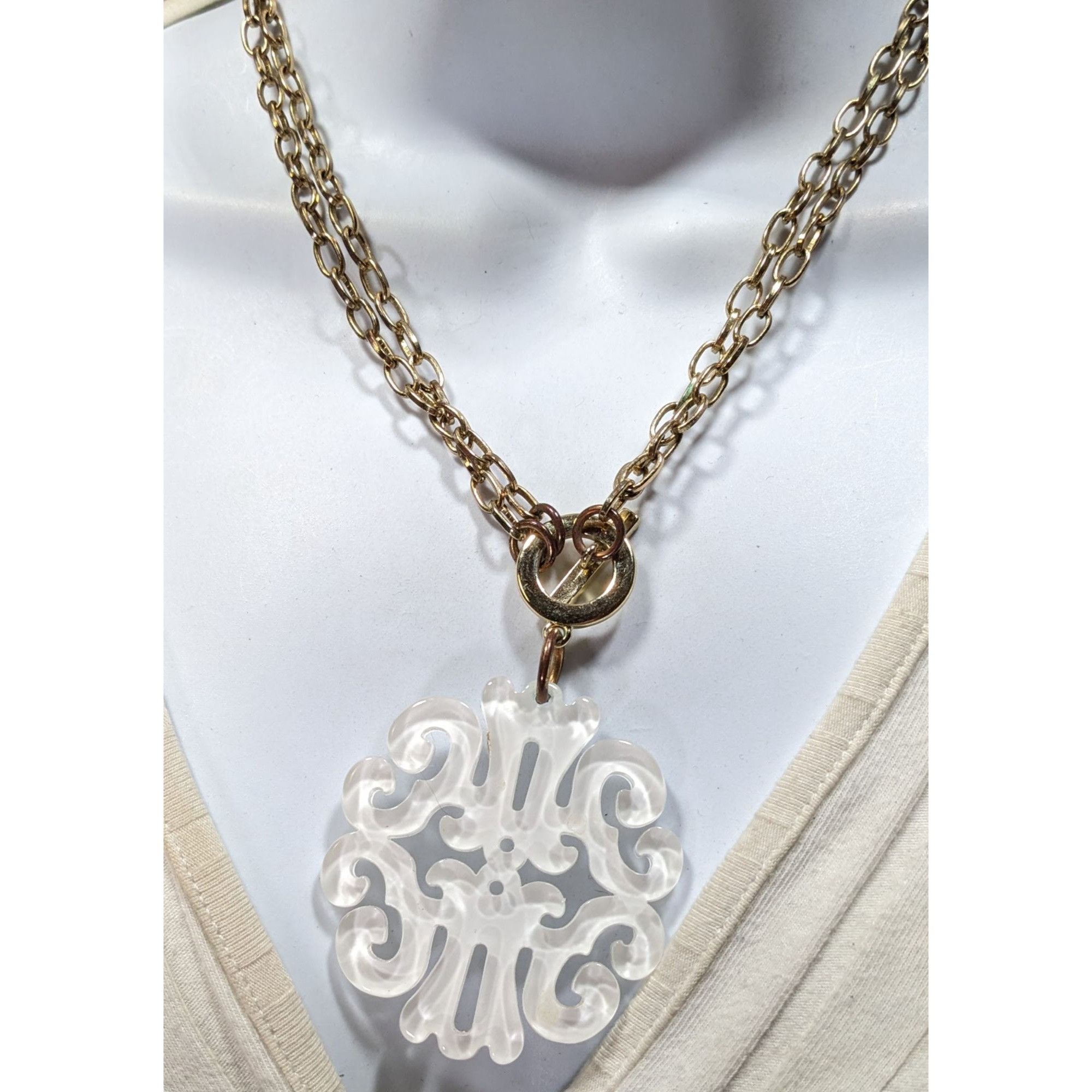 Other Zenzii White Vintage Style Pendant On Gold Tone Chain Size ONE SIZE - 5 Thumbnail