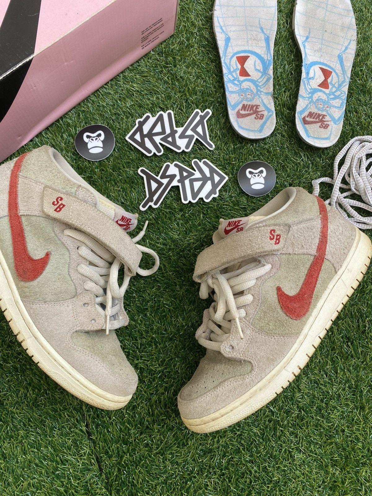 Nike Dunk SB mid White Widow Size US 9.5 / EU 42-43 - 18 Thumbnail