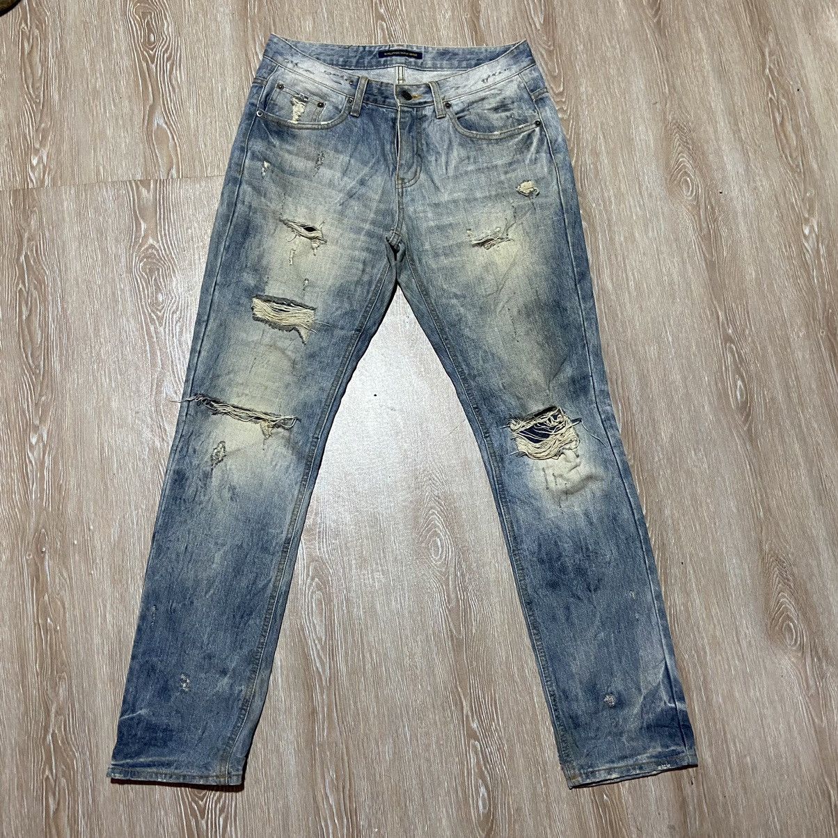 Rare 🔥 Distressed Damage Jeans