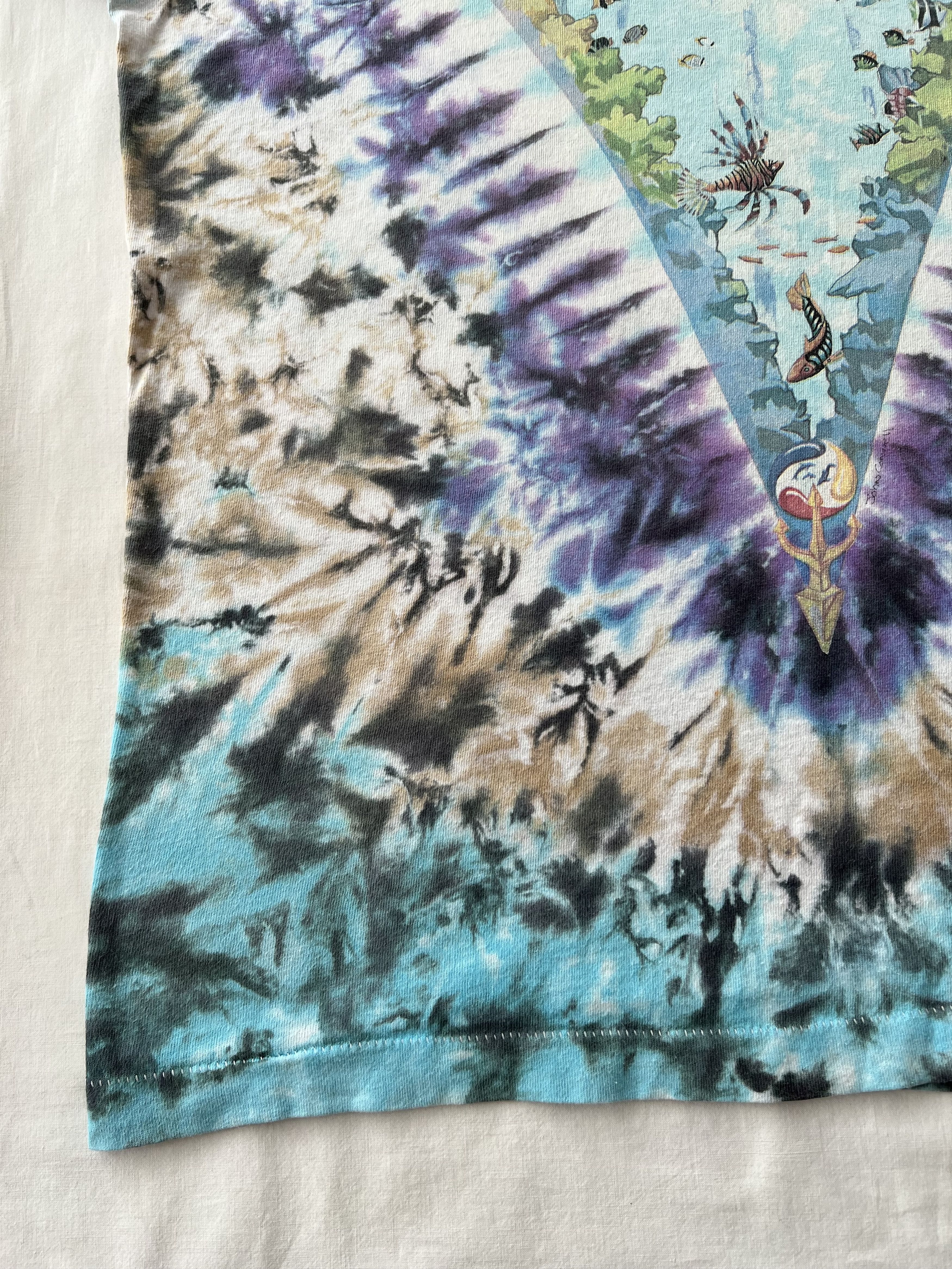 Liquid Blue Vintage 1990 Liquid Blue John Connell Ocean Dolphin T-shirt Size US XL / EU 56 / 4 - 7 Thumbnail