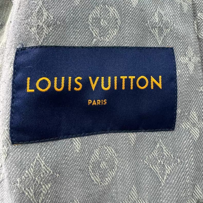 Louis Vuitton Louis Vuitton Grey Logo full-print single-breasted casual Size US M / EU 48-50 / 2 - 5 Thumbnail