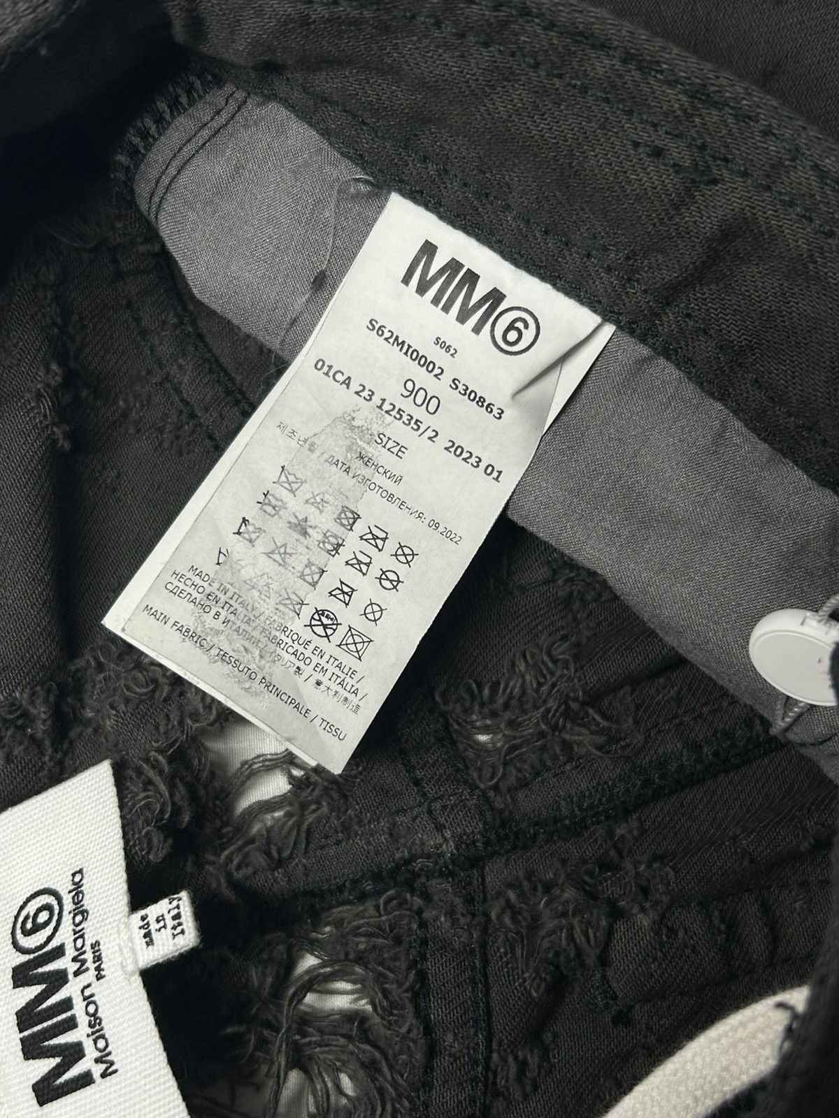 Maison Margiela Maison Margiela Rare Distressed Long Skirt Size 27" / US 4 / IT 40 - 9 Thumbnail