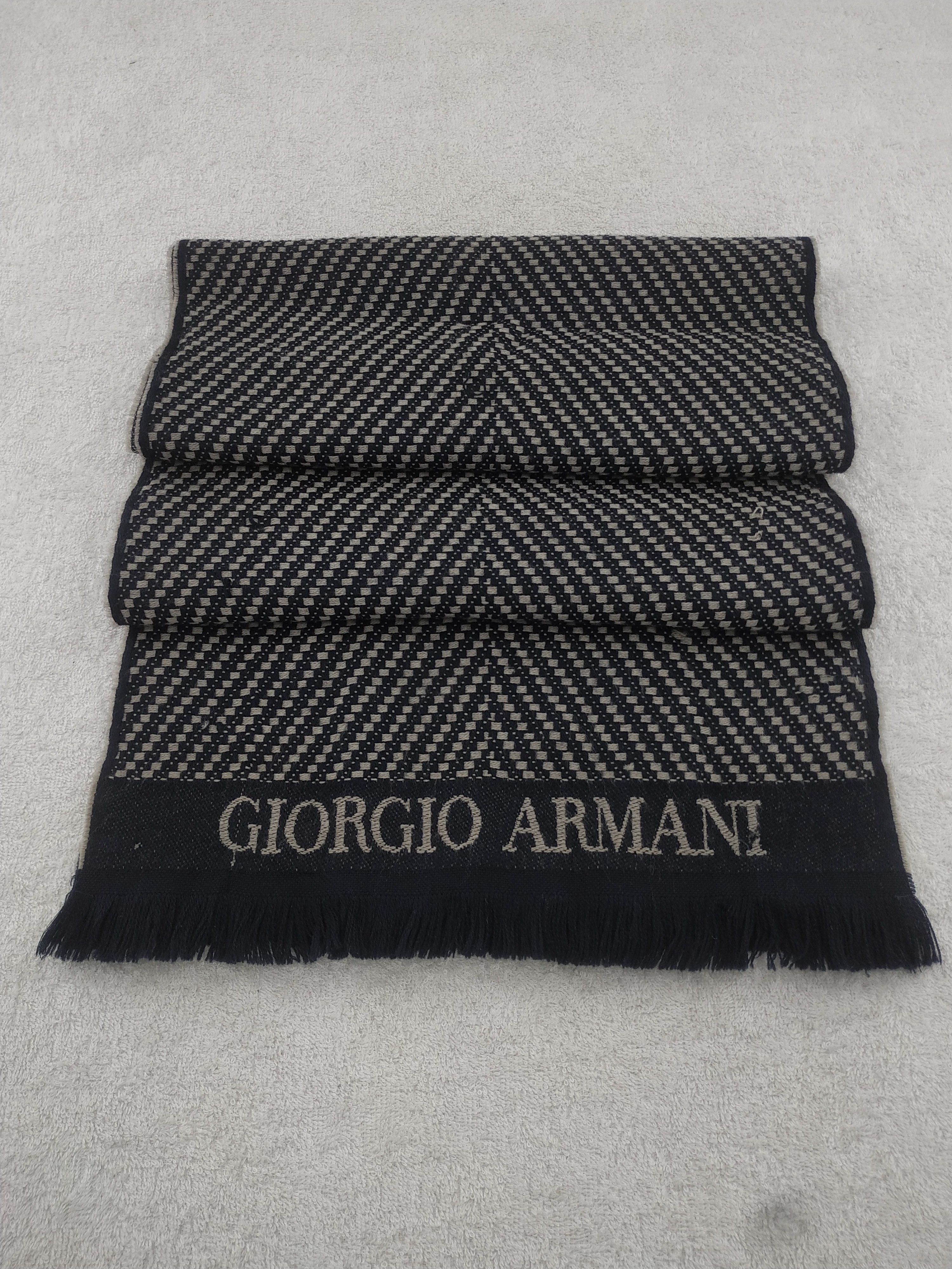 Giorgio Armani Vintage Giorgio Armani Scarf/Muffler/Neckwear MF335 Size ONE SIZE - 2 Thumbnail