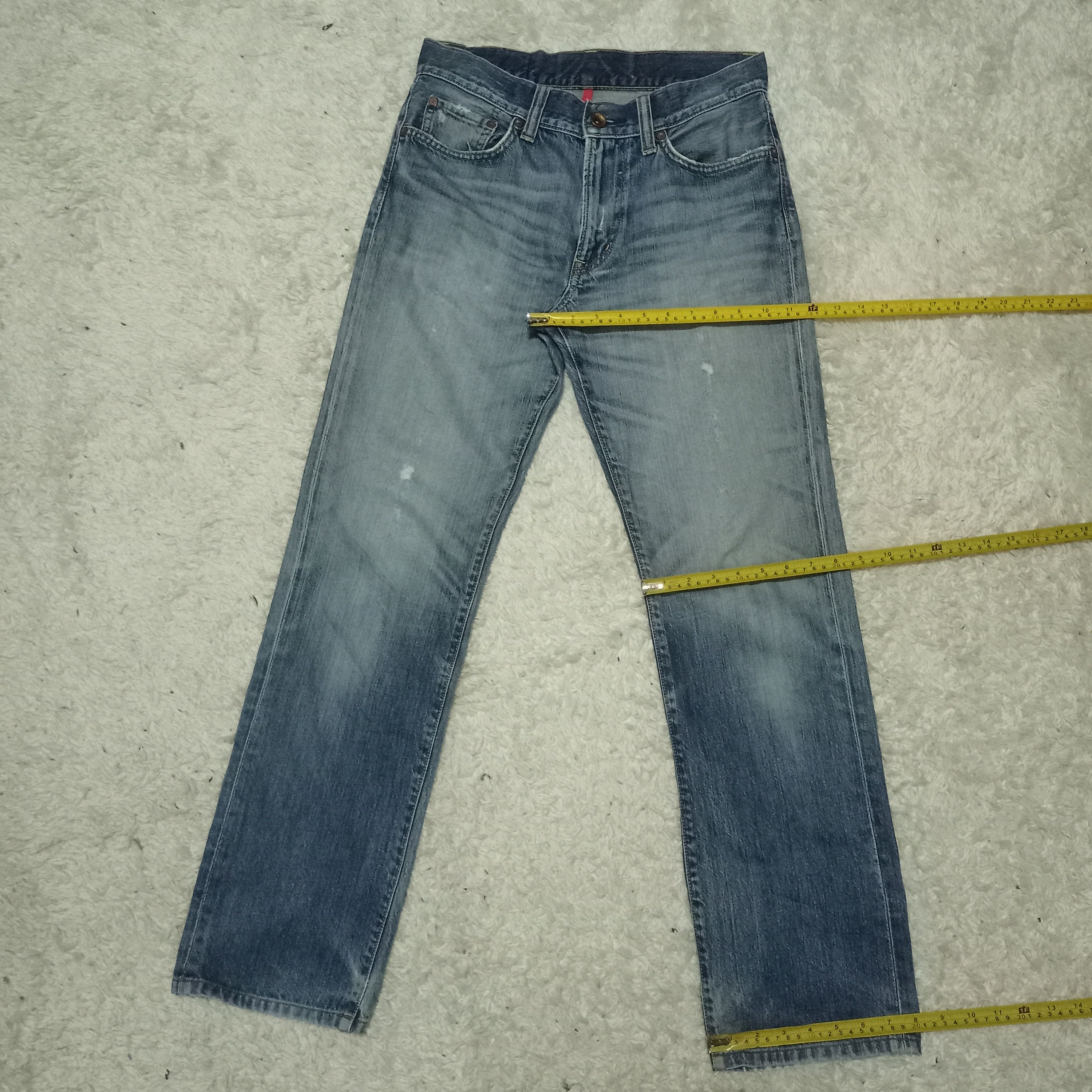 Japanese Brand × Uniqlo Vintage Uniqlo Blue Wash V Stitch Distressed Loose Jeans Size US 30 / EU 46 - 10 Thumbnail