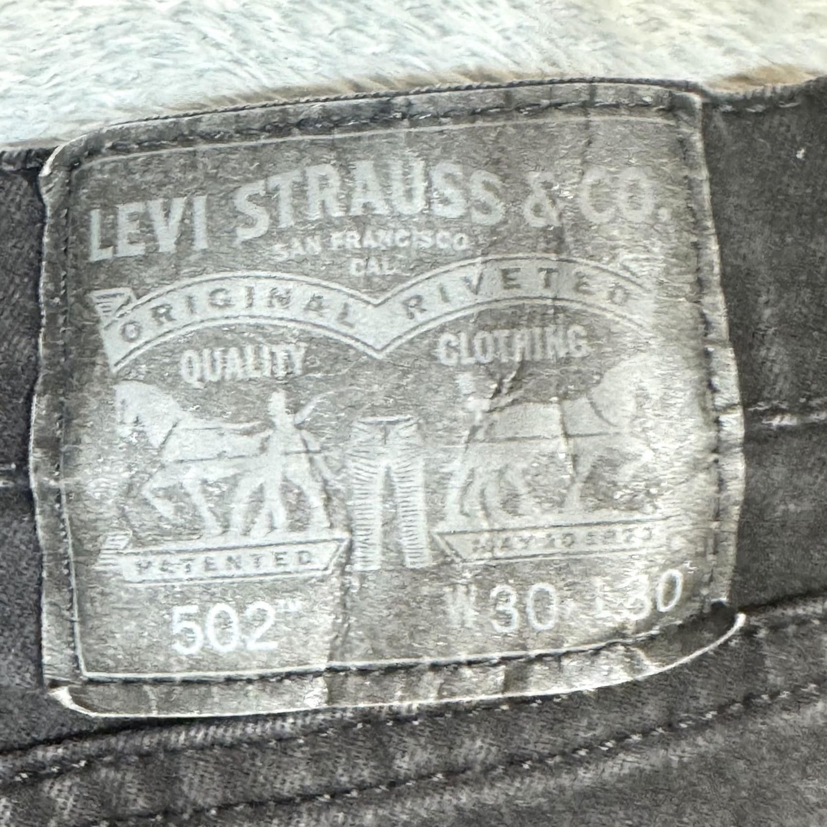 Levi's VINTAGE Levis 502 Jeans Mens 30x25 Black Regular Taper Distressed Raw Hem Denim Zip Fly Size US 30 / EU 46 - 3 Thumbnail