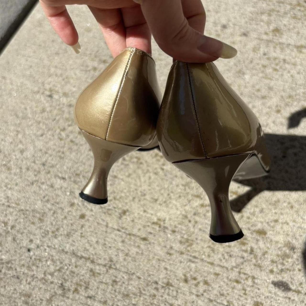 Stuart Weitzman Vintage Stuart Weitzman Gold Kitten Heels with Bow Accent Size US 8 / IT 38 - 6 Thumbnail