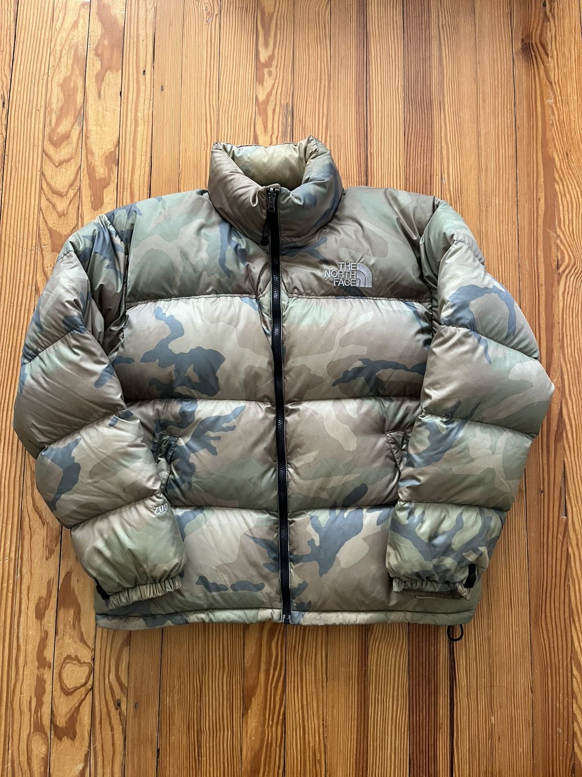 The North Face Vintage The North Face Nuptse Down Jacket Camo Olive 700 Size US L / EU 52-54 / 3 - 1 Thumbnail