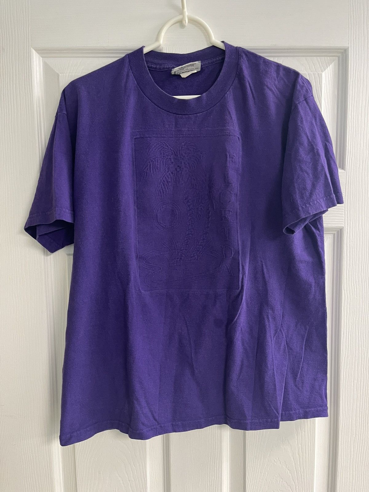 Lee Vintage Lee Purple Embossed Florida Graphic Tshirt Size US L / EU 52-54 / 3 - 1 Thumbnail
