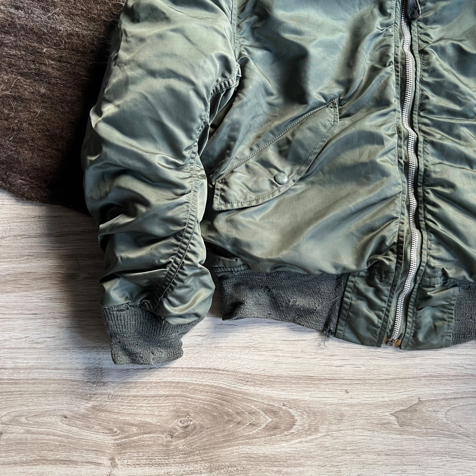Alpha Industries Alpha Industries 70s Vintage USAF MA-1 Flight Jacket 9782AC Size US M / EU 48-50 / 2 - 3 Thumbnail