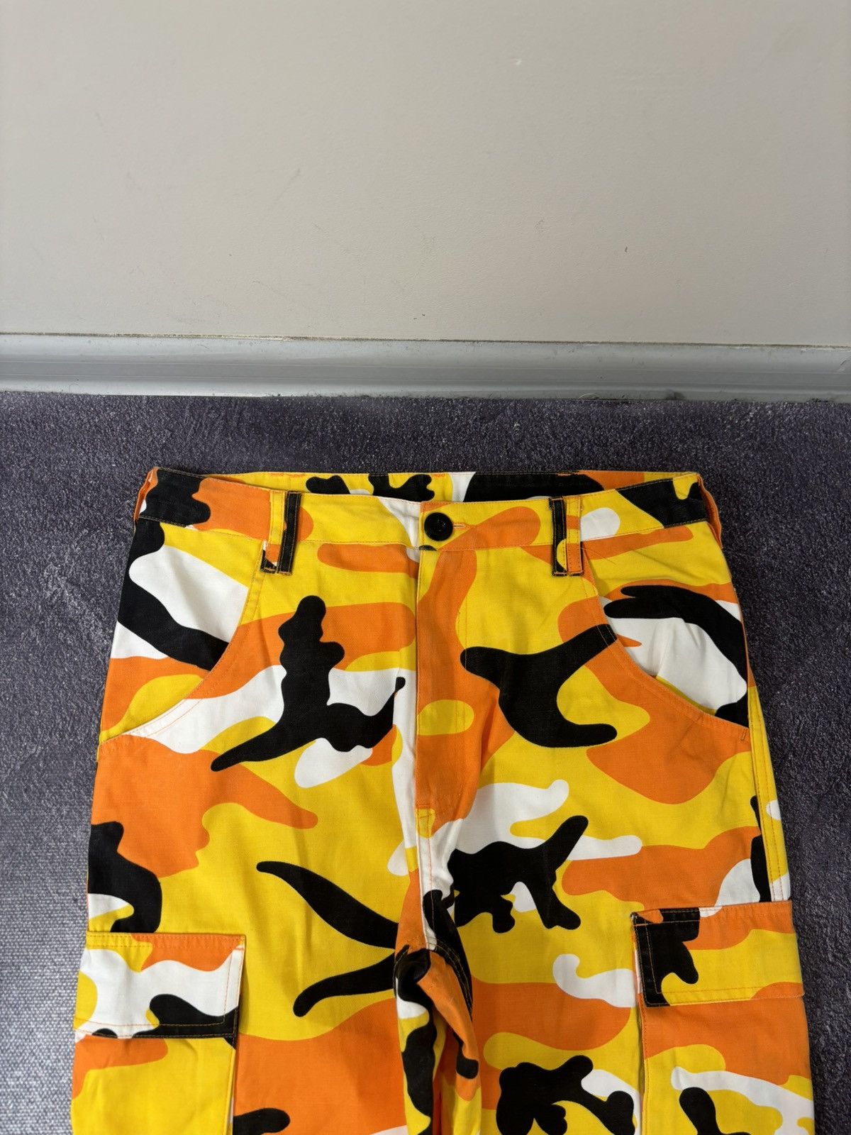 Karl Kani Vintage Karl Kani Y2K Camo Military Hype Baggy Cargo Pants Size US 32 / EU 48 - 8 Thumbnail