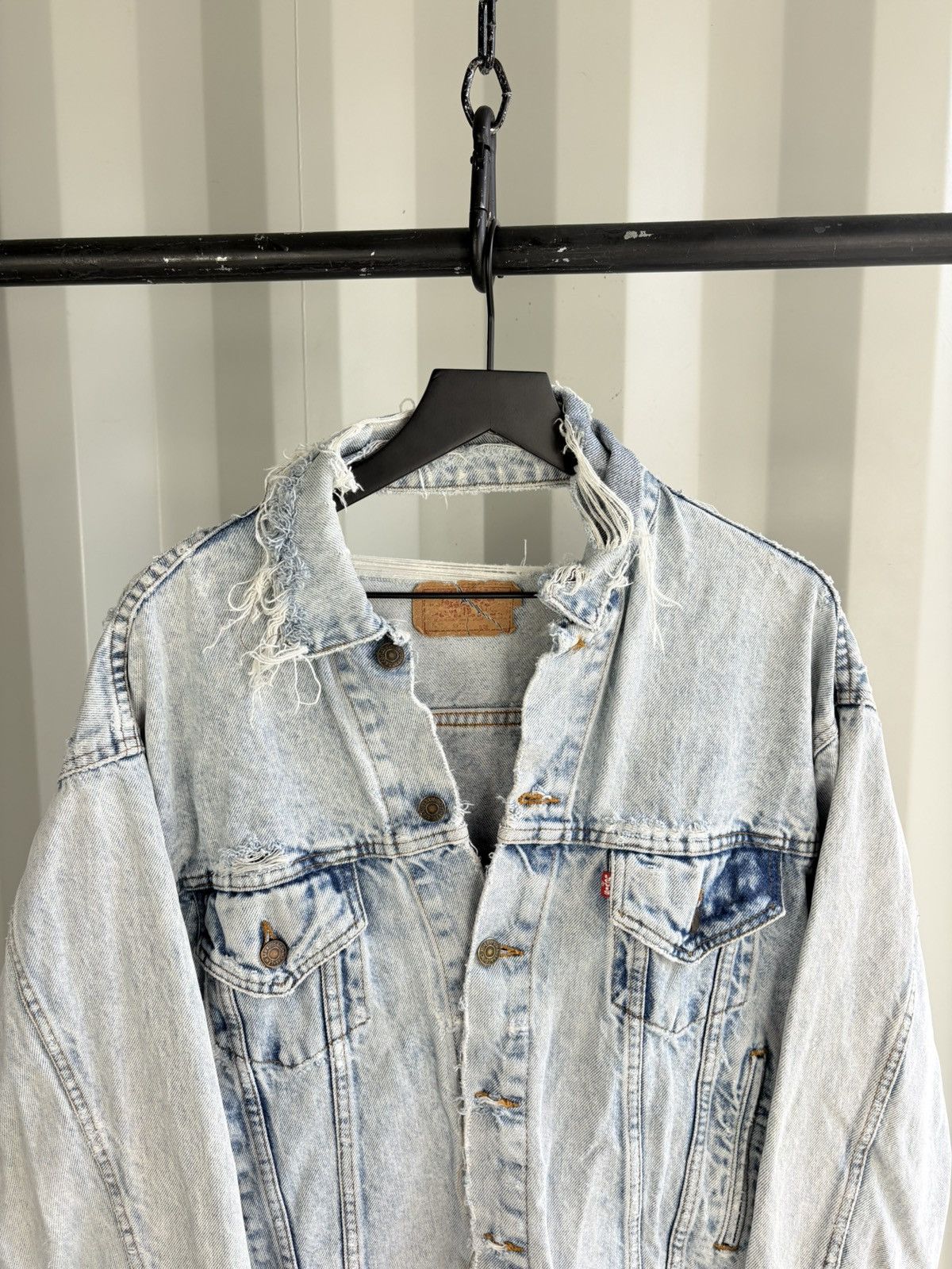 Vintage Vintage Levis Denim Jacket Thrashed Faded Distressed Grunge Size US XL / EU 56 / 4 - 2 Thumbnail