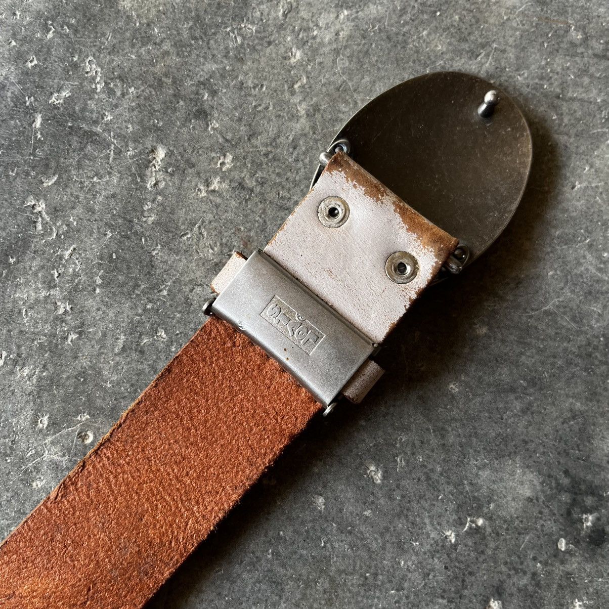 Levi's Vintage Clothing VINTAGE LEVI’S STUDDED LEATHER BELT Size 32 - 5 Thumbnail