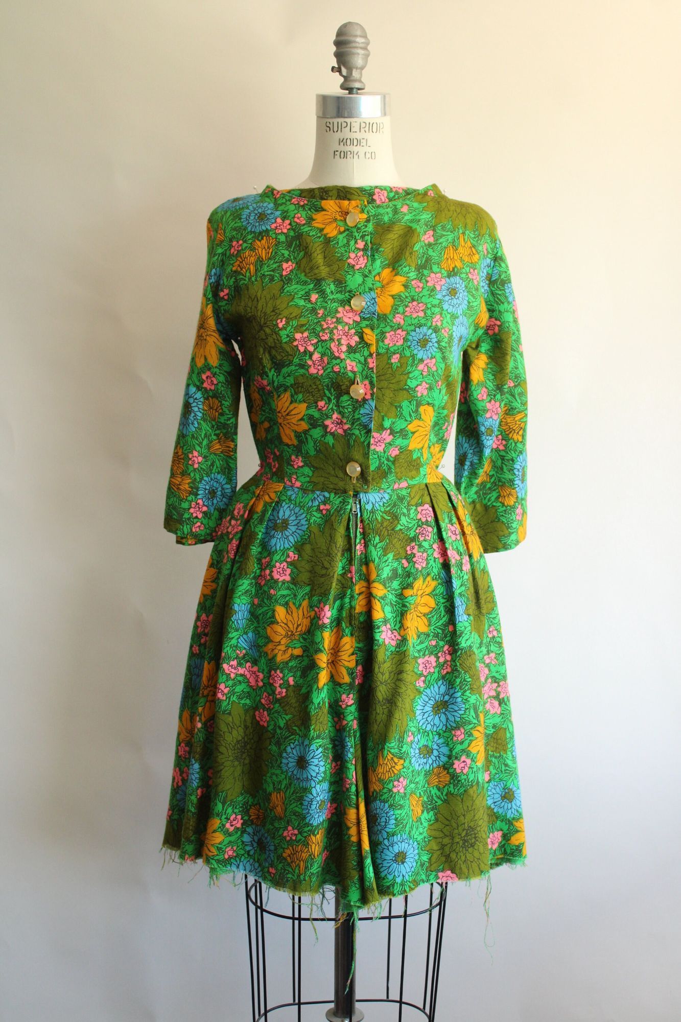 Vintage Vintage 1960s Jumpsuit, Rosa Ray Floral Print Cutoff Shorts Size 26" / US 2 / IT 38 - 2 Thumbnail