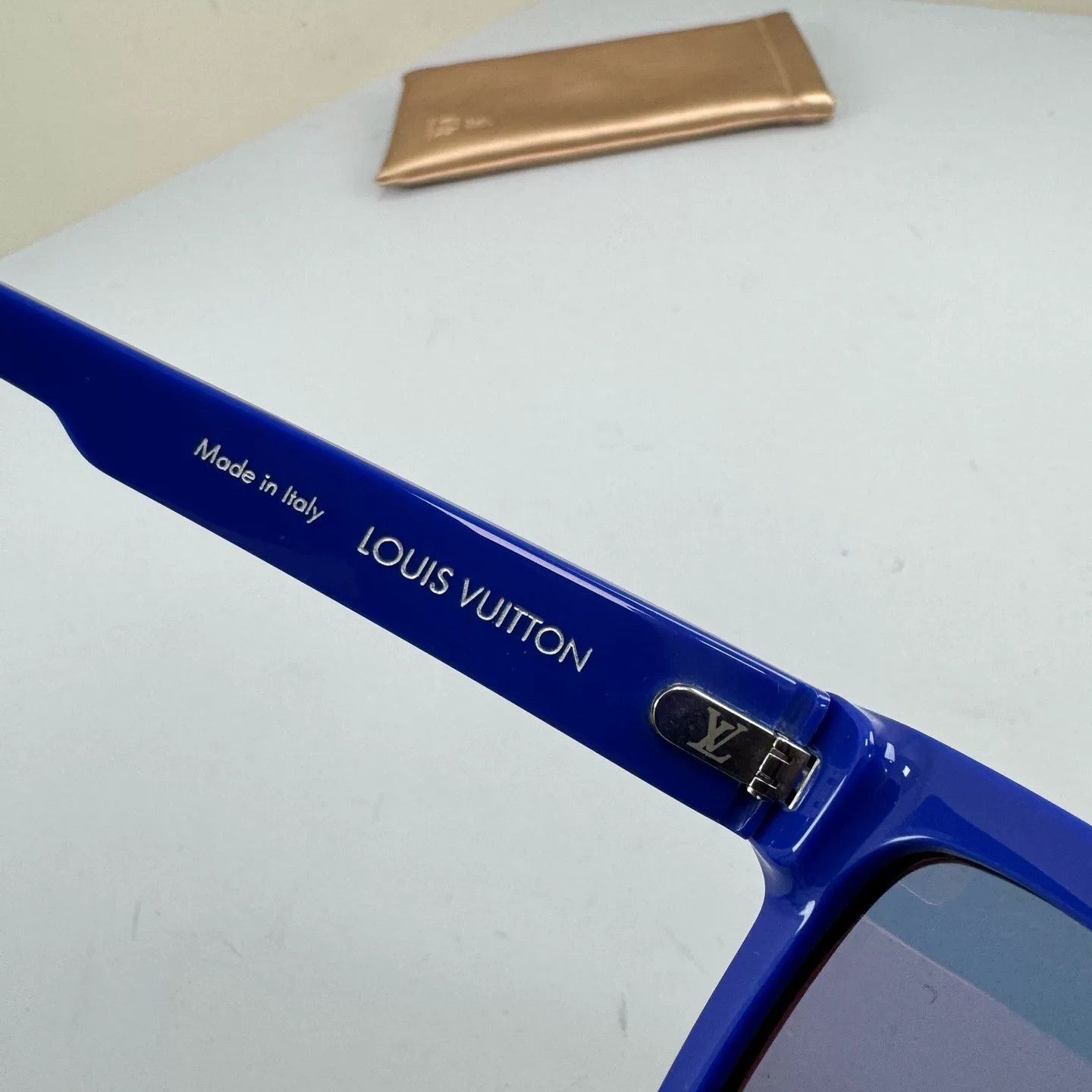 Louis Vuitton Louis Vuitton Outerspace Sunglasses Size ONE SIZE - 7 Thumbnail