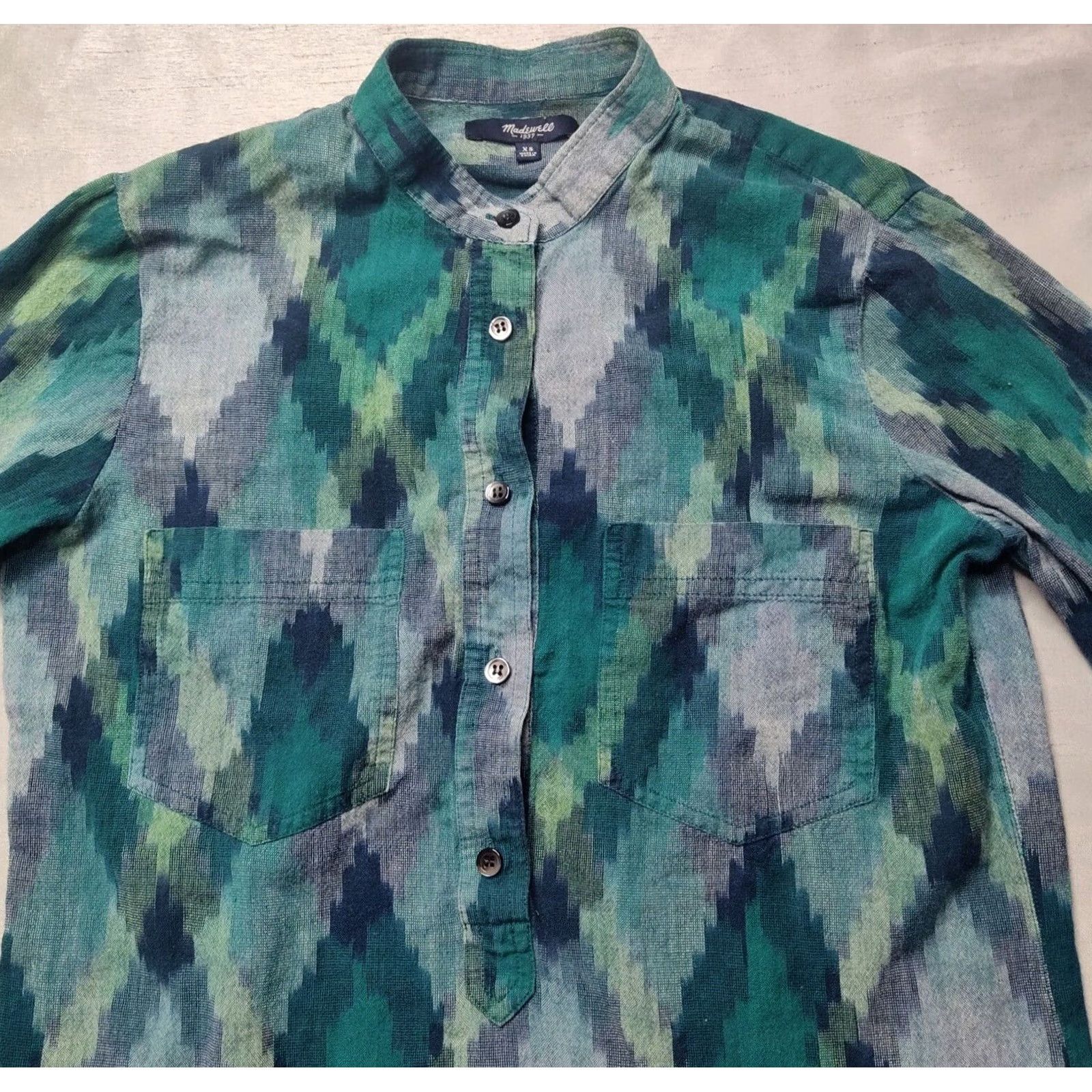 Madewell MADEWELL Women XS Green Abstract 1/2 Button Pullover Peasant Top Blouse Tunic Shirt Womens XS Green Abstract 1/2 Button Pullover Peasant Top Size XS / US 0-2 / IT 36-38 - 5 Thumbnail